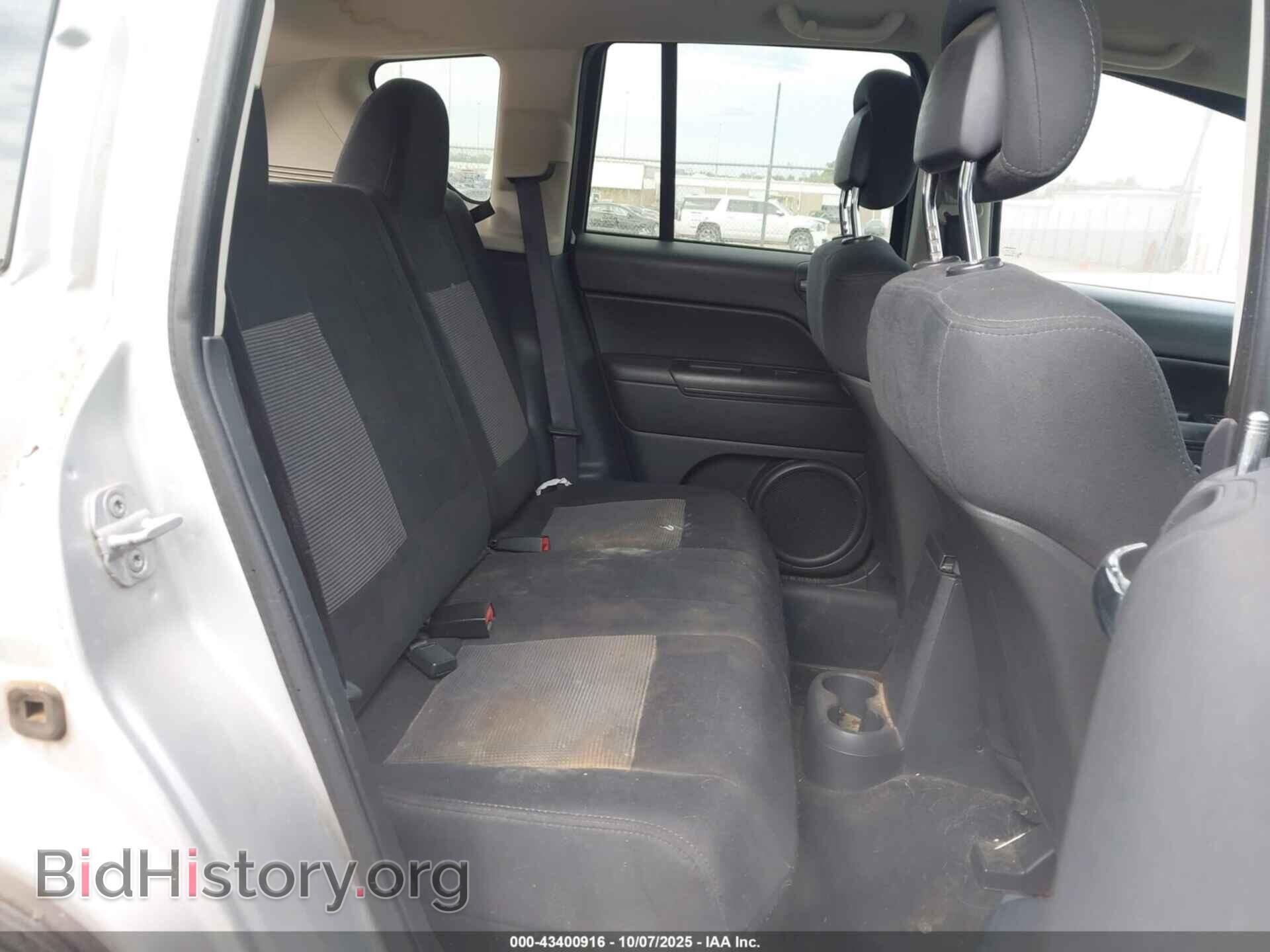 2011 JEEP COMPASS - VIN: 1J4NF1FB1BD281198 - Photo 8