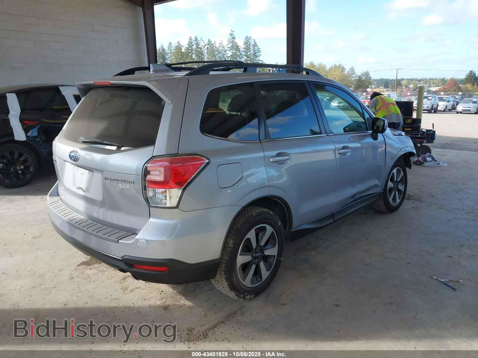 2017 SUBARU FORESTER - VIN: JF2SJAJC9HH541129 - Фото 4