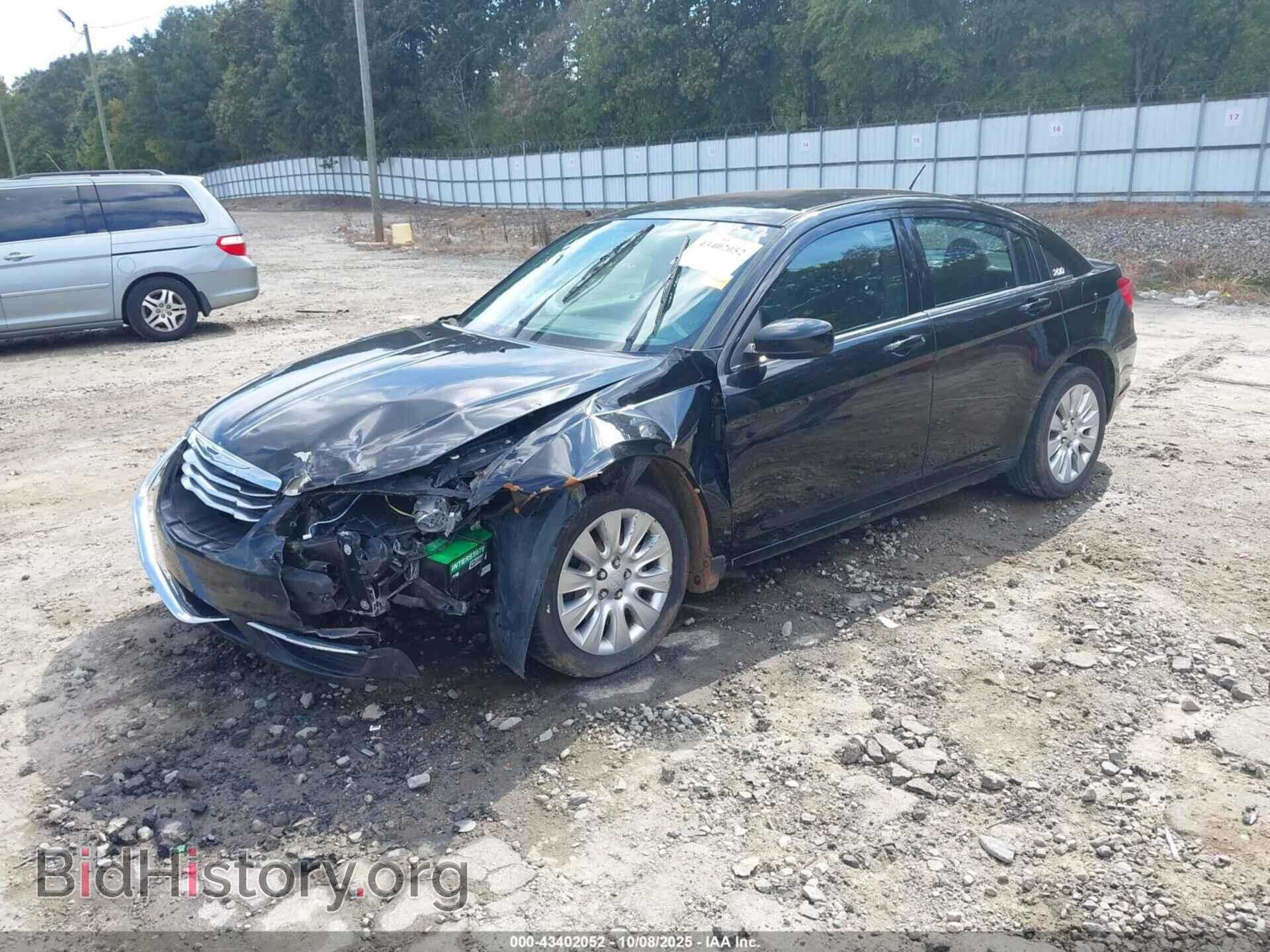 2013 CHRYSLER 200 - VIN: 1C3CCBAG2DN726967 - Фото 2
