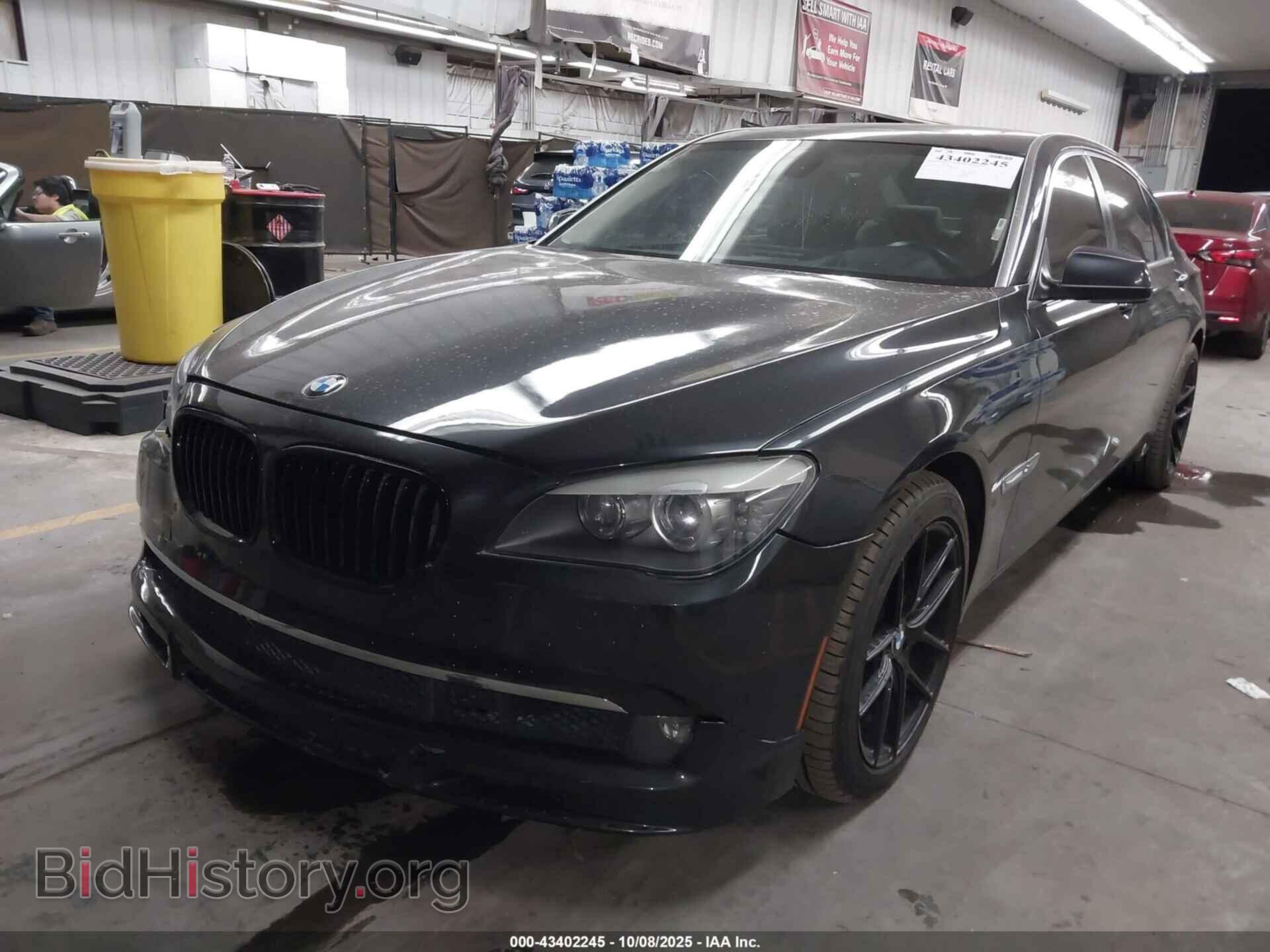 2011 BMW 750LI - VIN: WBAKC8C53BC432585 - Фото 2