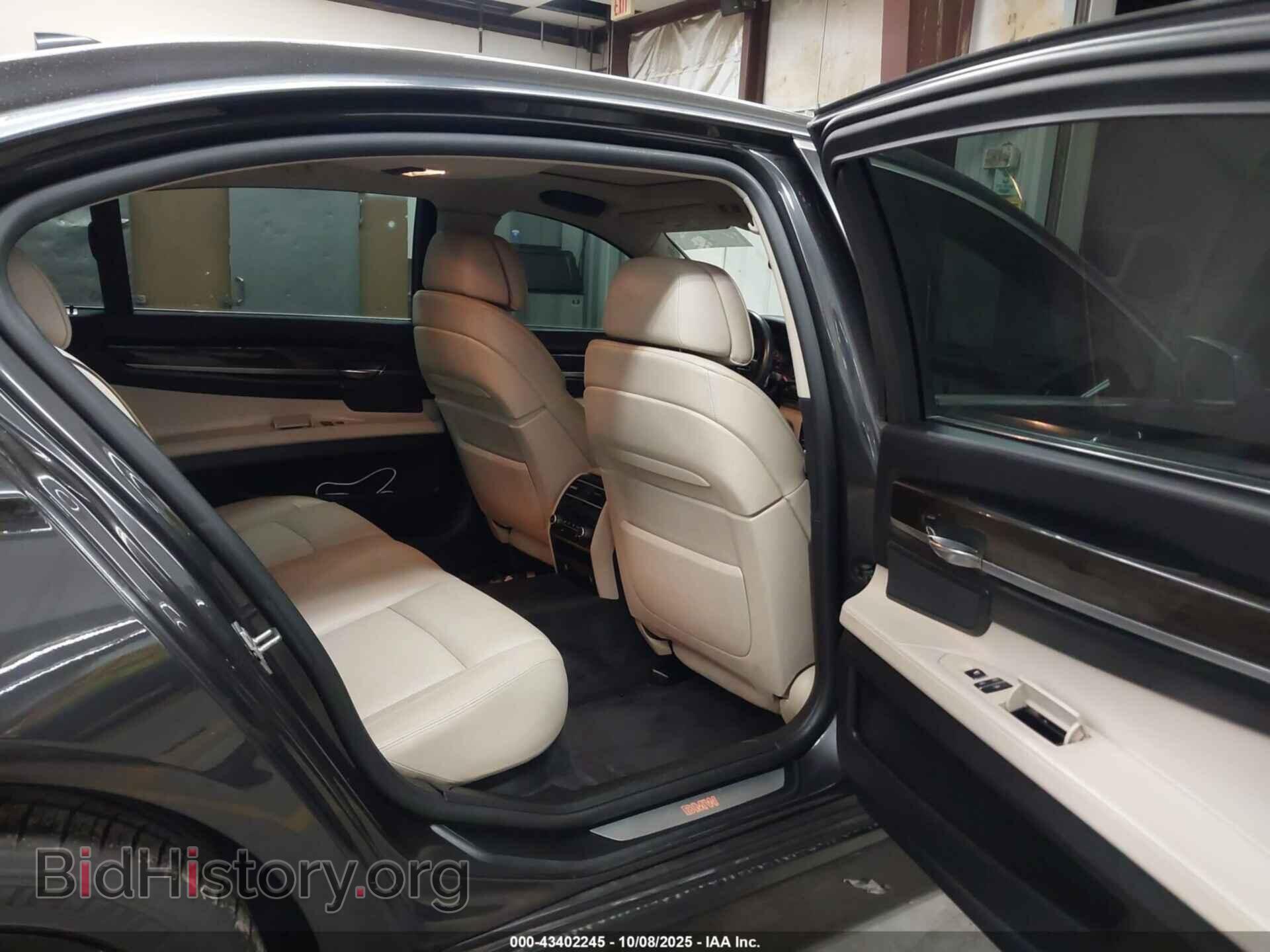 2011 BMW 750LI - VIN: WBAKC8C53BC432585 - Фото 8