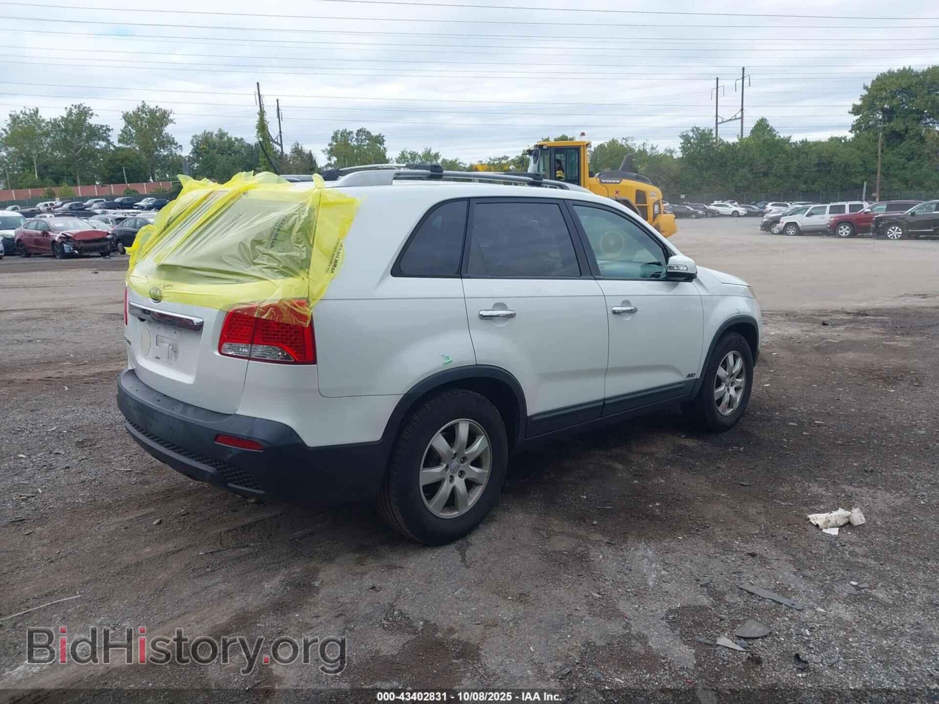 2012 KIA SORENTO - VIN: 5XYKTCA6XCG258111 - Фото 4