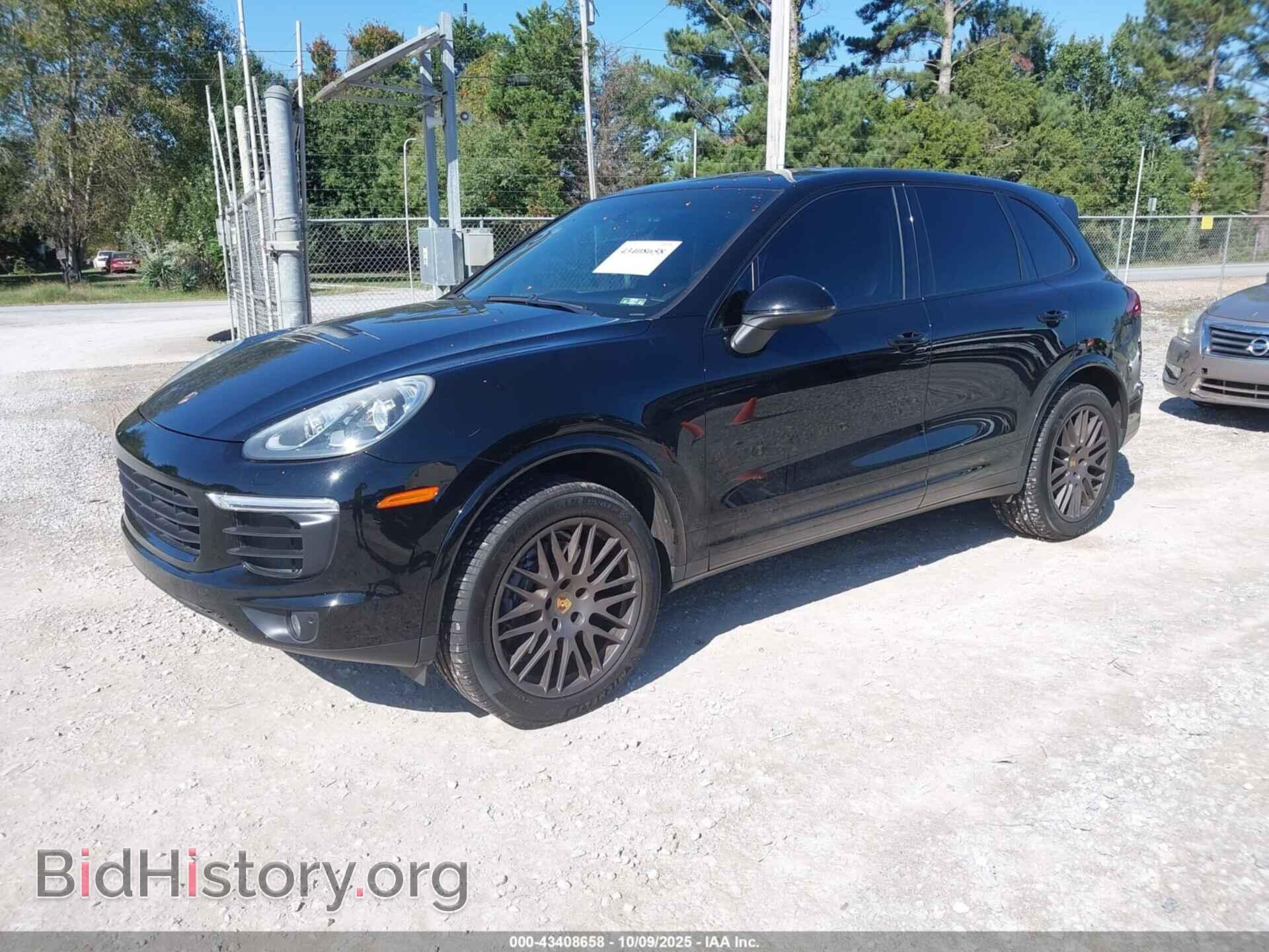2017 PORSCHE CAYENNE - VIN: WP1AA2A24HKA82438 - Фото 2