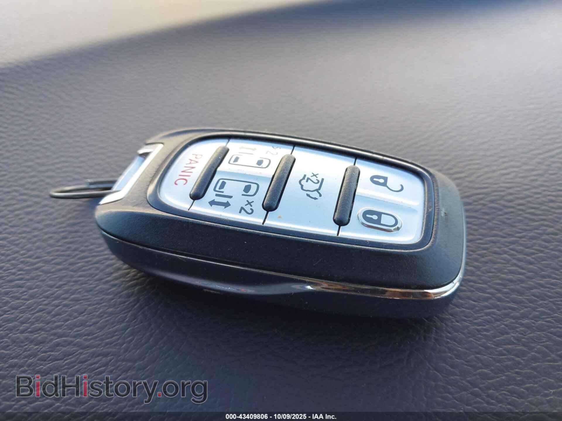 2017 CHRYSLER PACIFICA - VIN: 2C4RC1DG2HR505972 - Фото 11