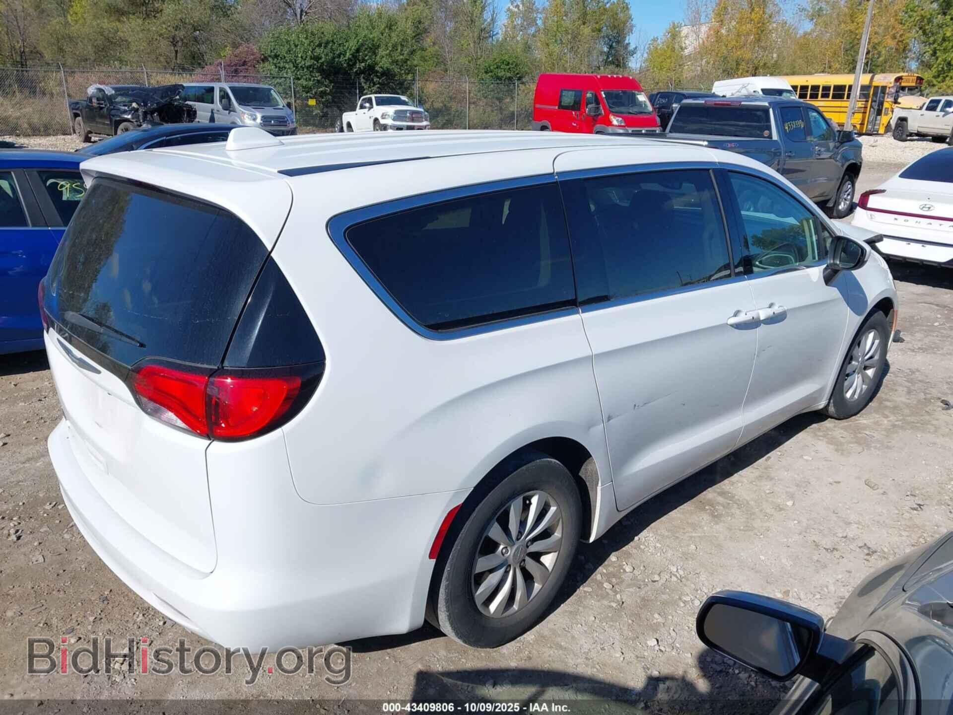 2017 CHRYSLER PACIFICA - VIN: 2C4RC1DG2HR505972 - Фото 4