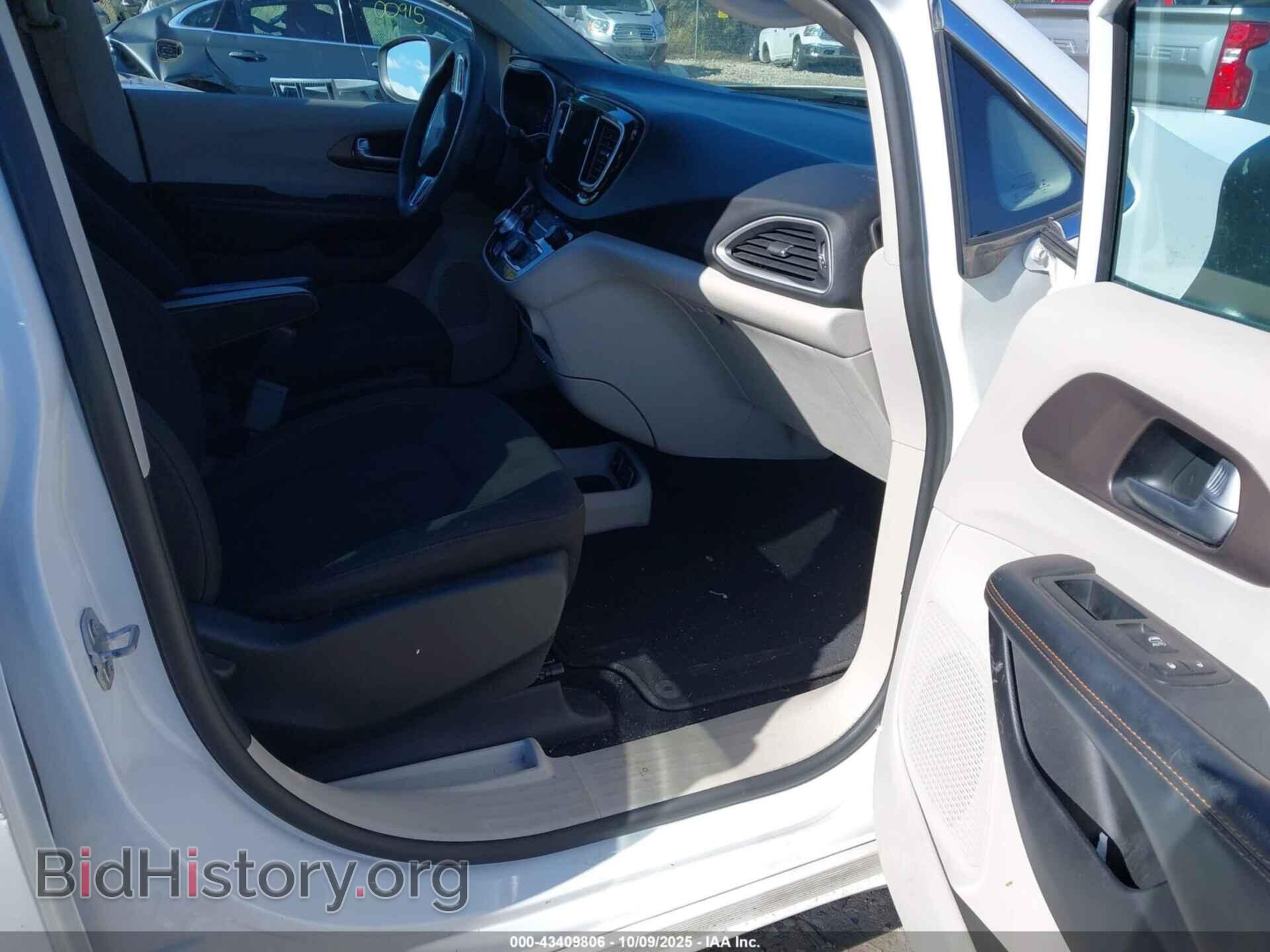 2017 CHRYSLER PACIFICA - VIN: 2C4RC1DG2HR505972 - Фото 5