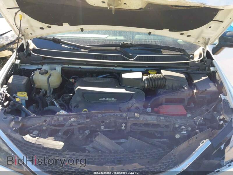 2017 Chrysler PACIFICA (VIN 2C4RC1DG2HR505972) — photo 10 of 16