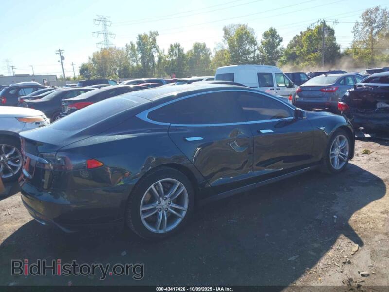 2013 Tesla MODEL S (VIN 5YJSA1DN1DFP27821) — фото 4 из 19