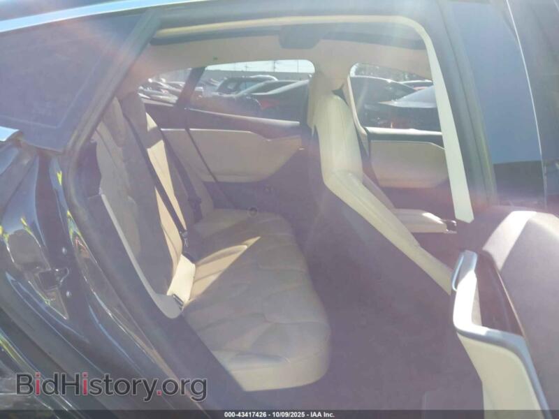 2013 Tesla MODEL S (VIN 5YJSA1DN1DFP27821) — фото 8 из 19