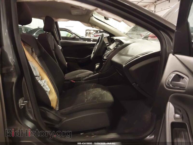 2016 Ford FOCUS (VIN 1FADP3E26GL382123) — photo 5 of 15