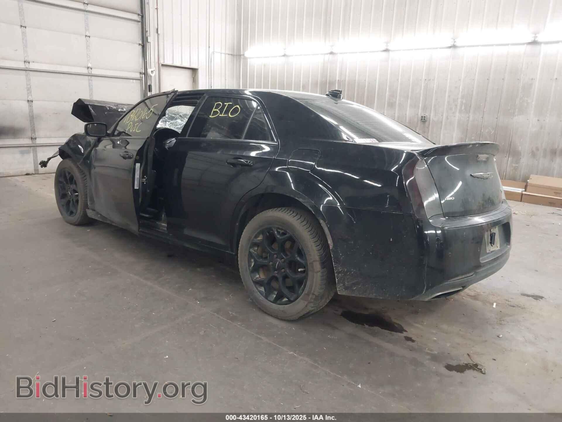 2018 CHRYSLER 300 - VIN: 2C3CCAGG6JH165467 - Фото 3