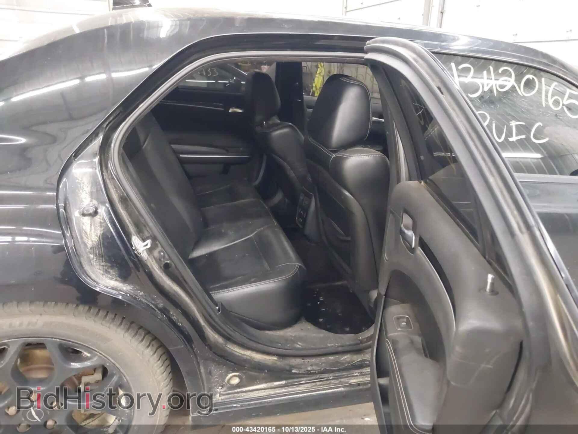 2018 CHRYSLER 300 - VIN: 2C3CCAGG6JH165467 - Фото 8