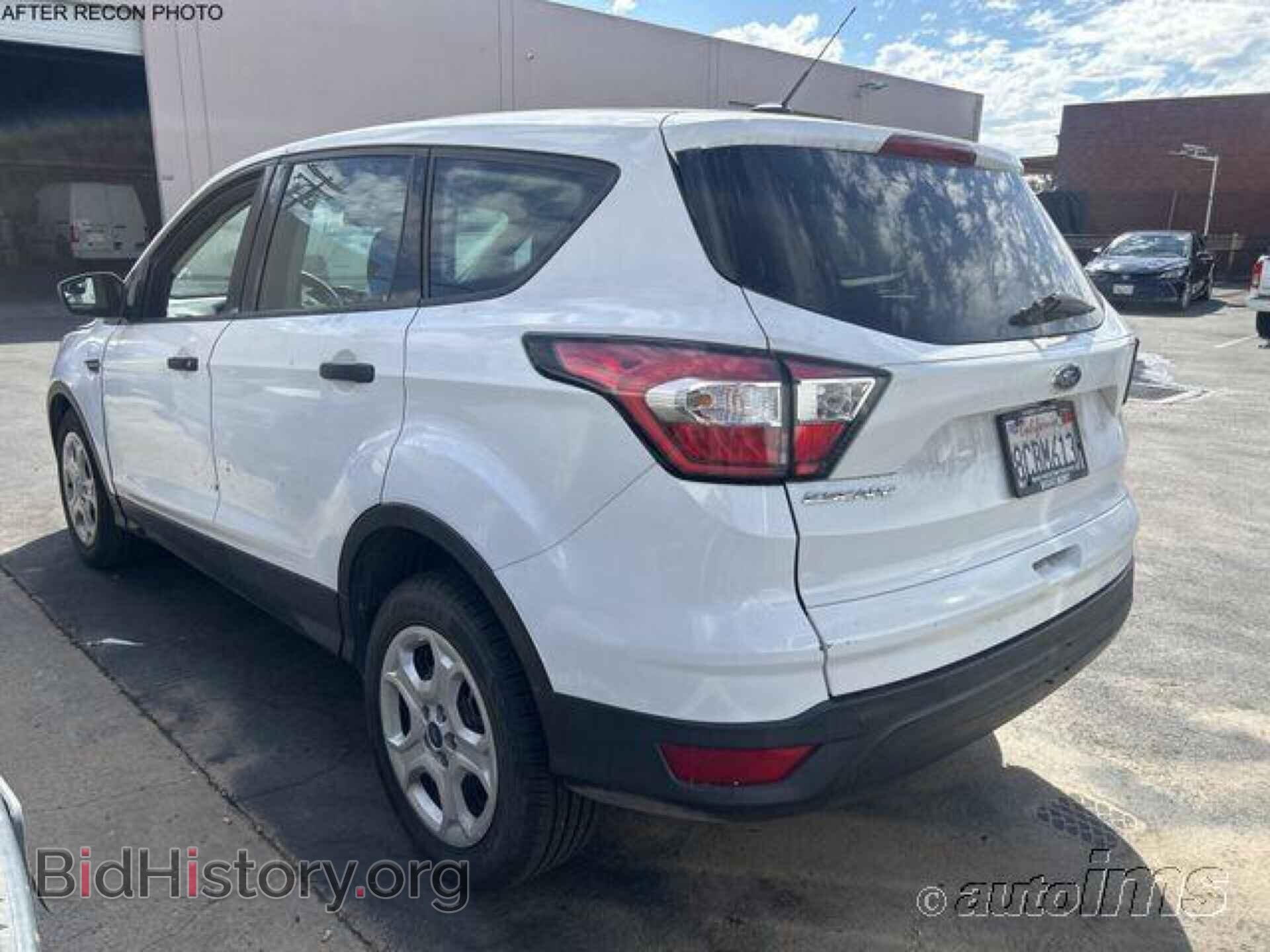 Photo 1FMCU0F71JUA75012 - FORD ESCAPE 2018