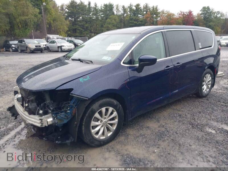 2017 Chrysler PACIFICA (VIN 2C4RC1DG7HR552429) — photo 2 of 16
