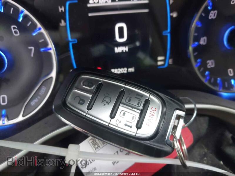2017 Chrysler PACIFICA (VIN 2C4RC1DG7HR552429) — photo 10 of 16