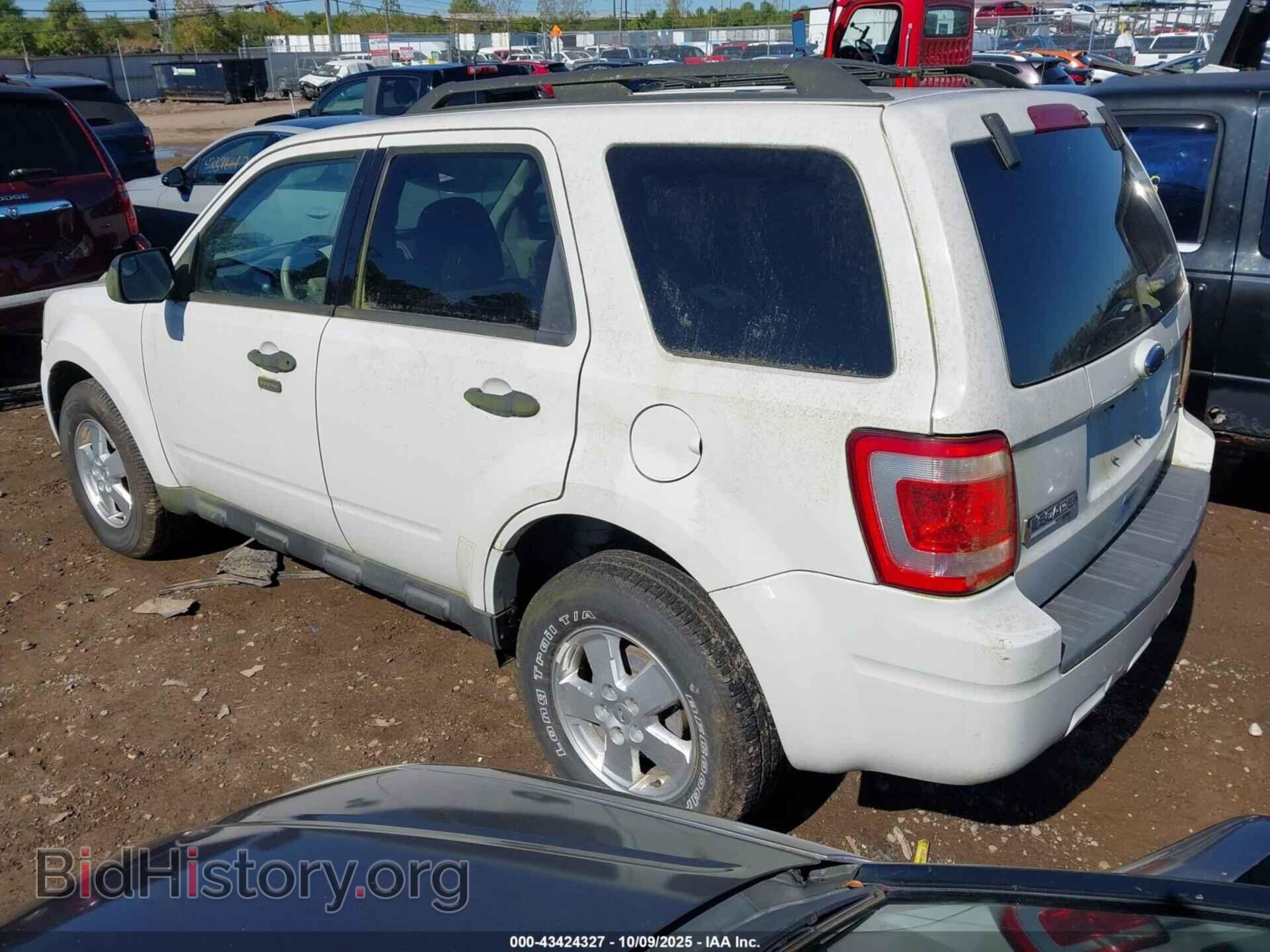 2011 FORD ESCAPE - VIN: 1FMCU9DG3BKA54344 - Фото 3