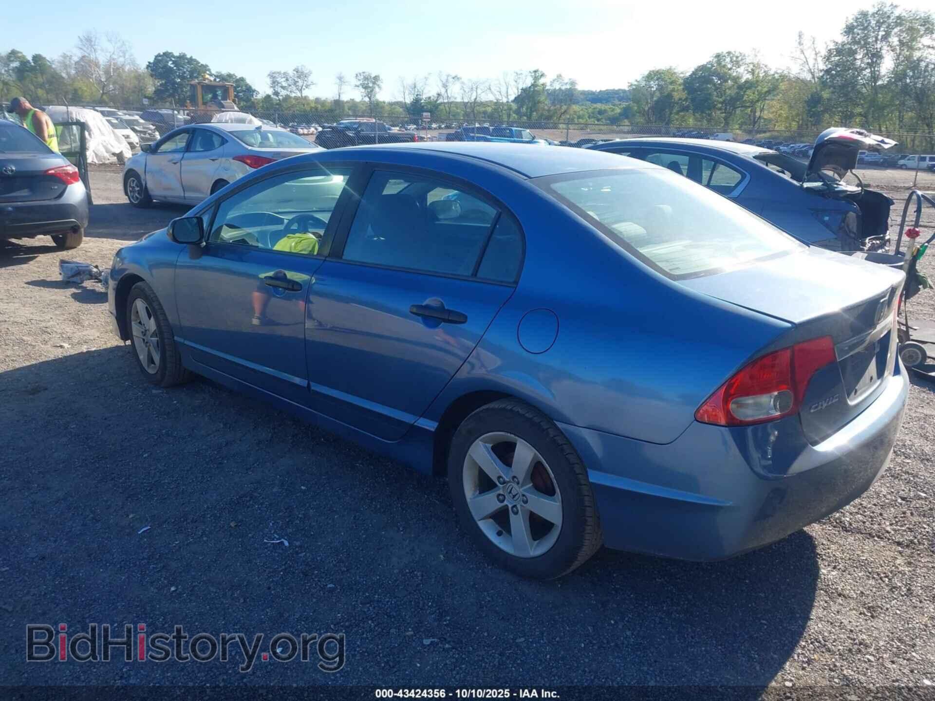 2010 HONDA CIVIC - VIN: 19XFA1F3XAE079779 - Фото 3