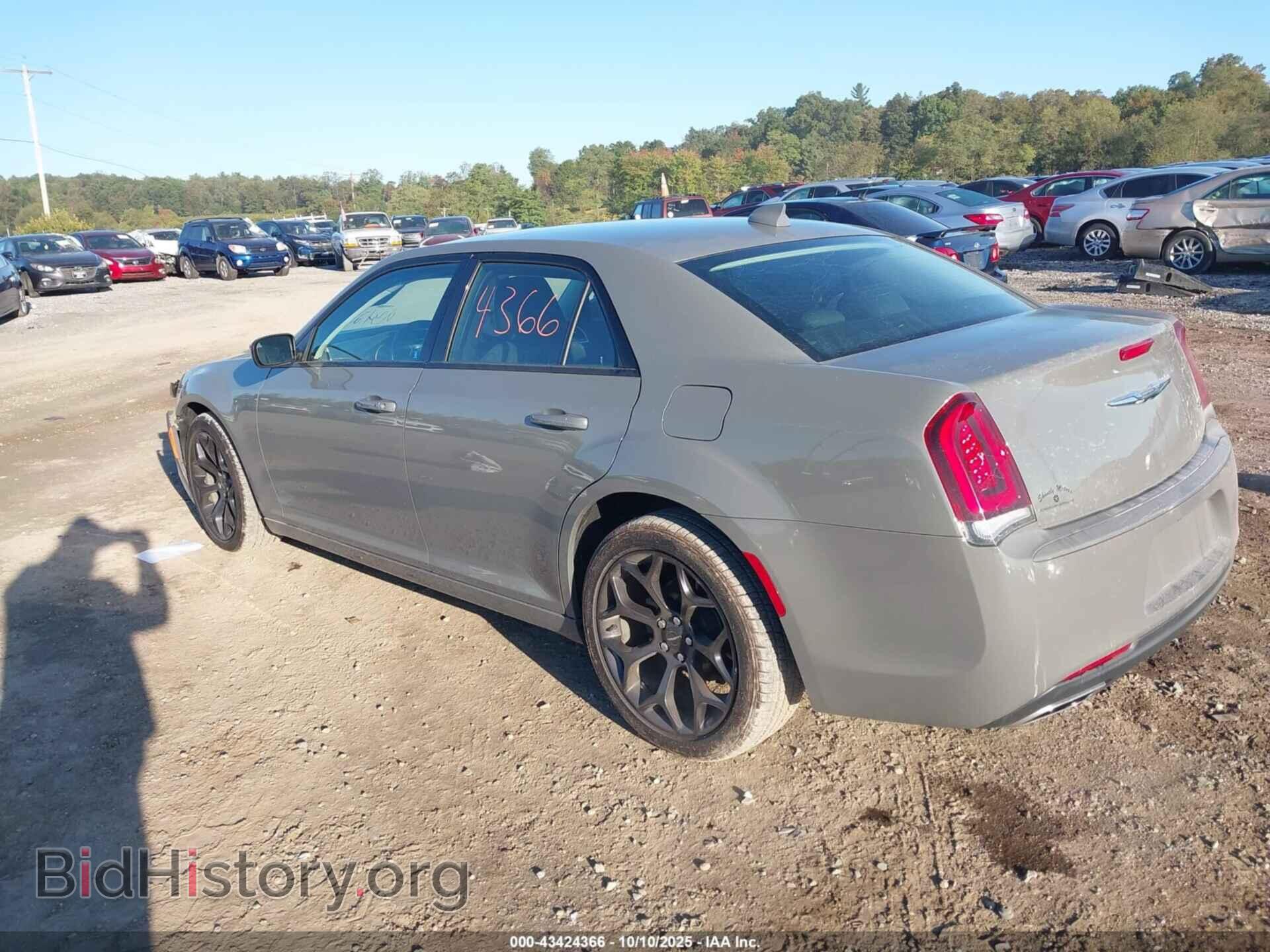 2019 CHRYSLER 300 - VIN: 2C3CCAAG9KH601660 - Фото 3
