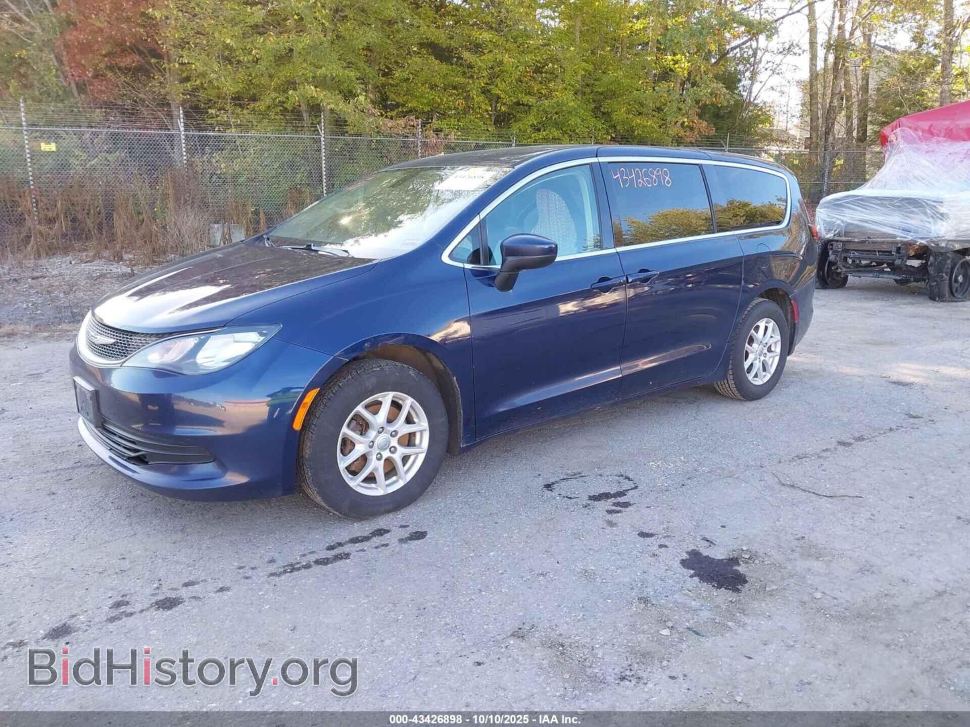 2017 CHRYSLER PACIFICA - VIN: 2C4RC1DGXHR579012 - Фото 2