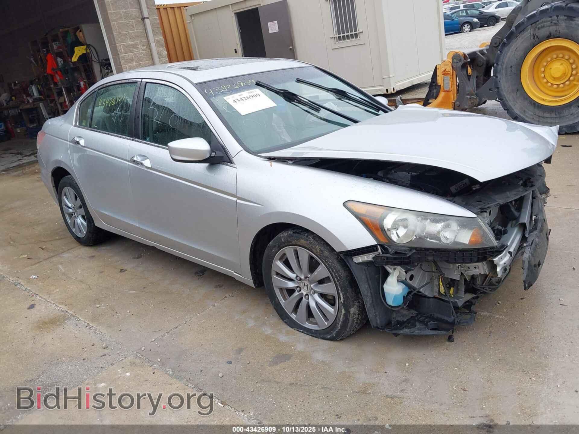 Фотография 1HGCP3F87BA023040 - HONDA ACCORD 2011