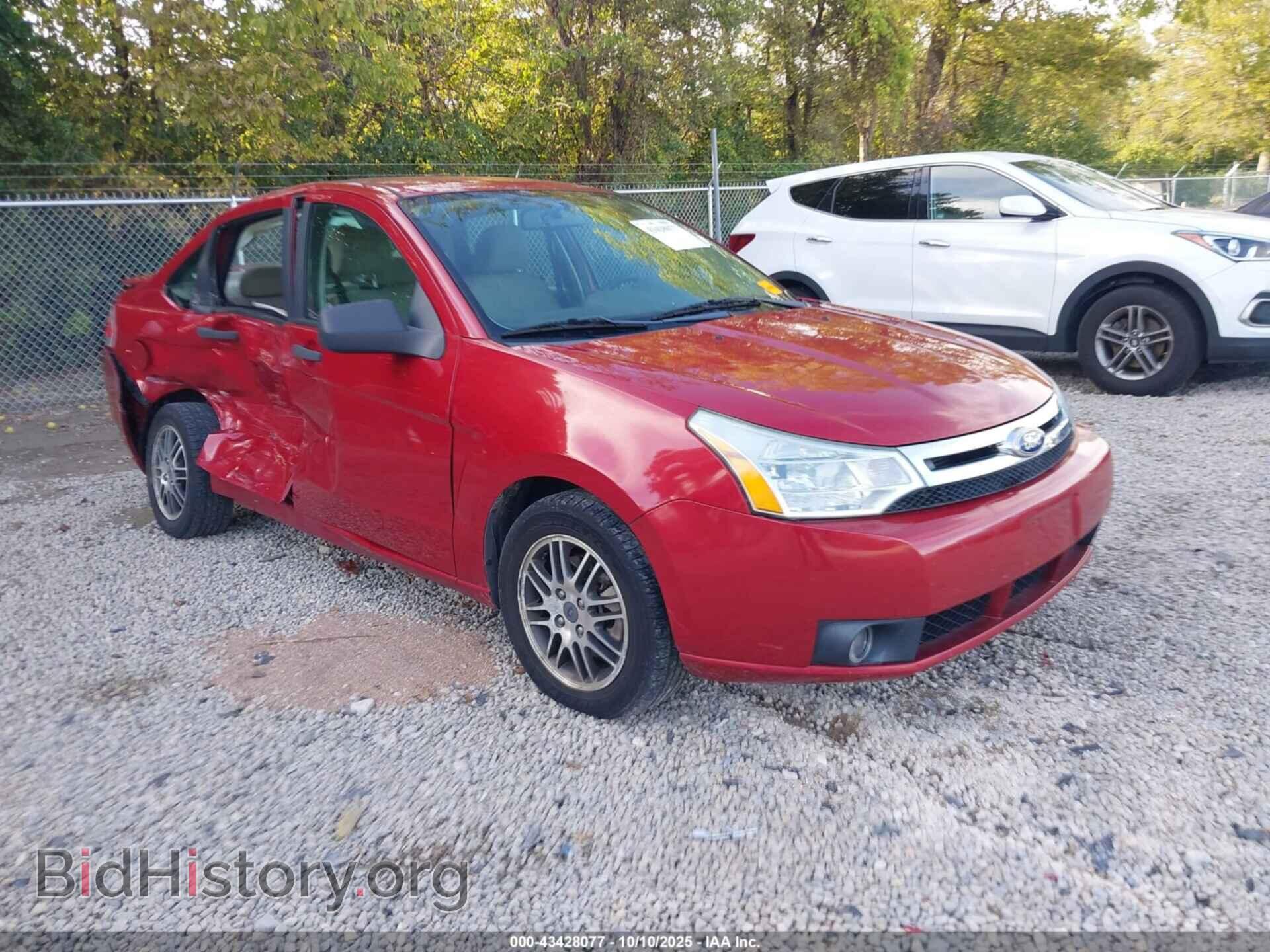 Photo 1FAHP3FN3BW106015 - FORD FOCUS 2011