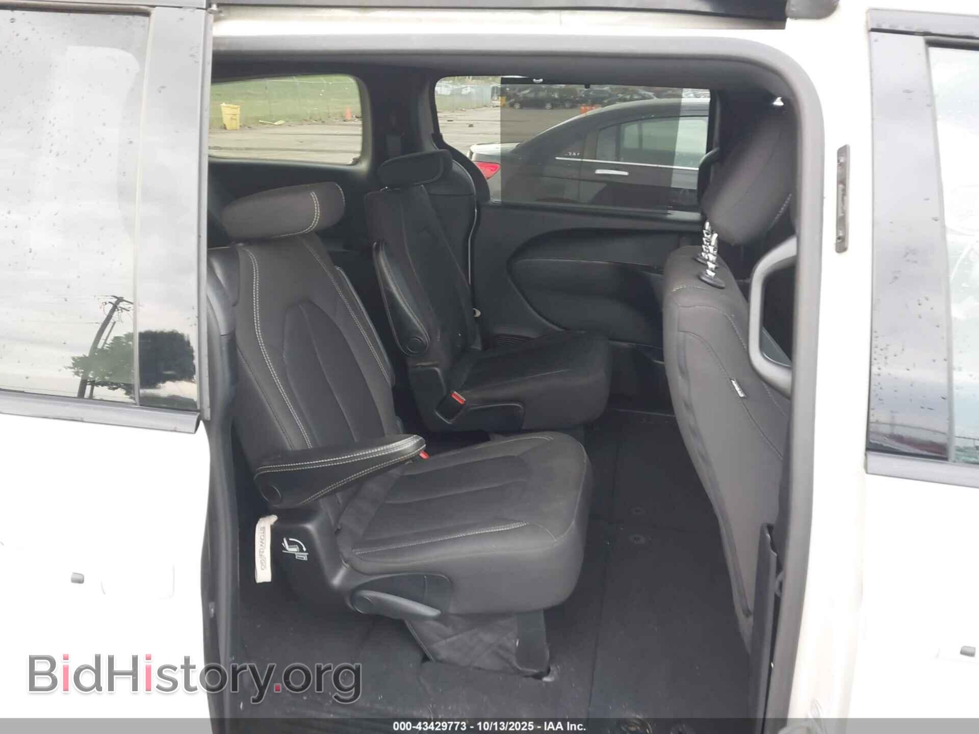 2019 CHRYSLER PACIFICA - VIN: 2C4RC1FG2KR638803 - Photo 8