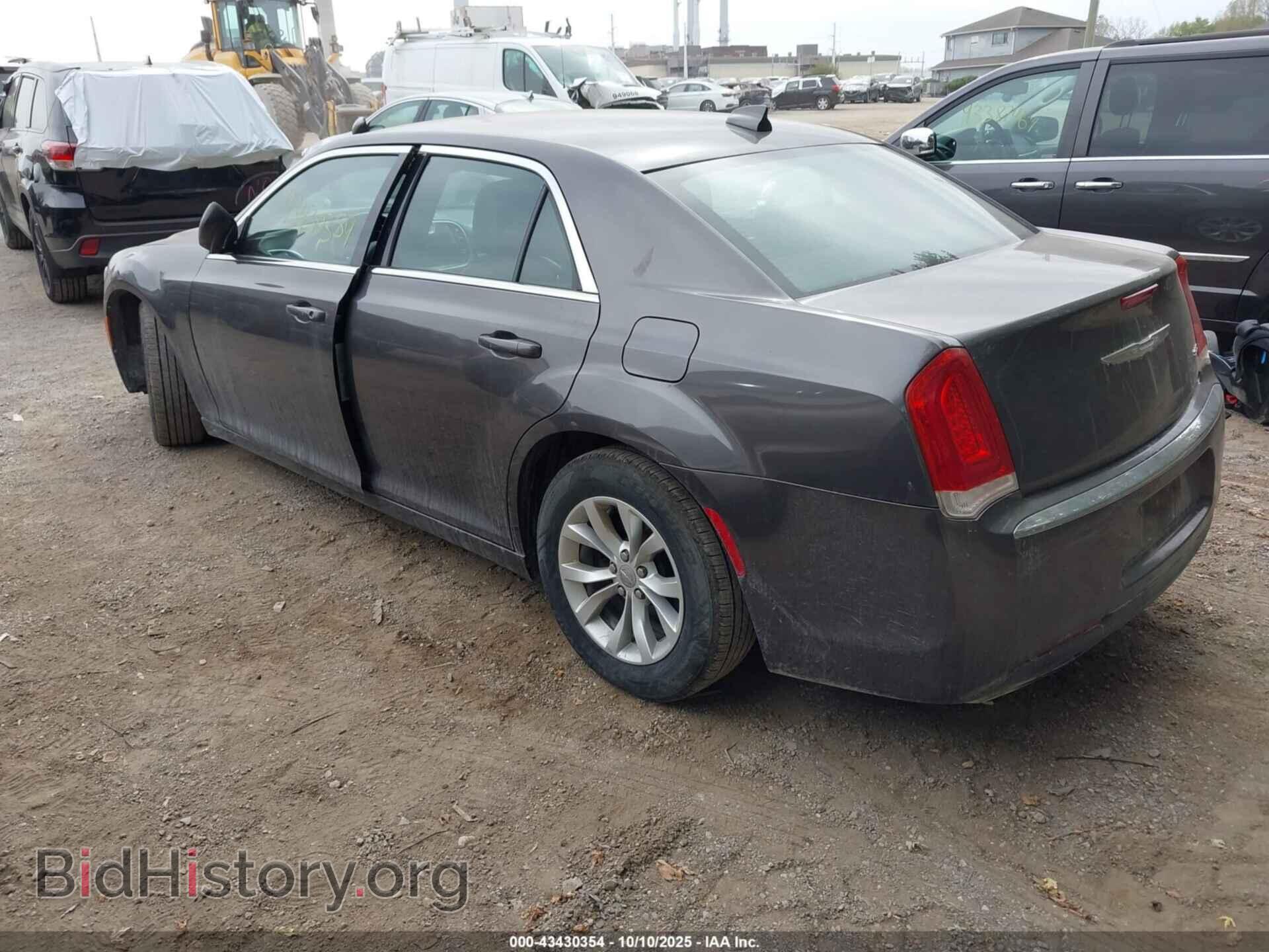 2015 CHRYSLER 300 - VIN: 2C3CCAAG6FH779502 - Фото 3