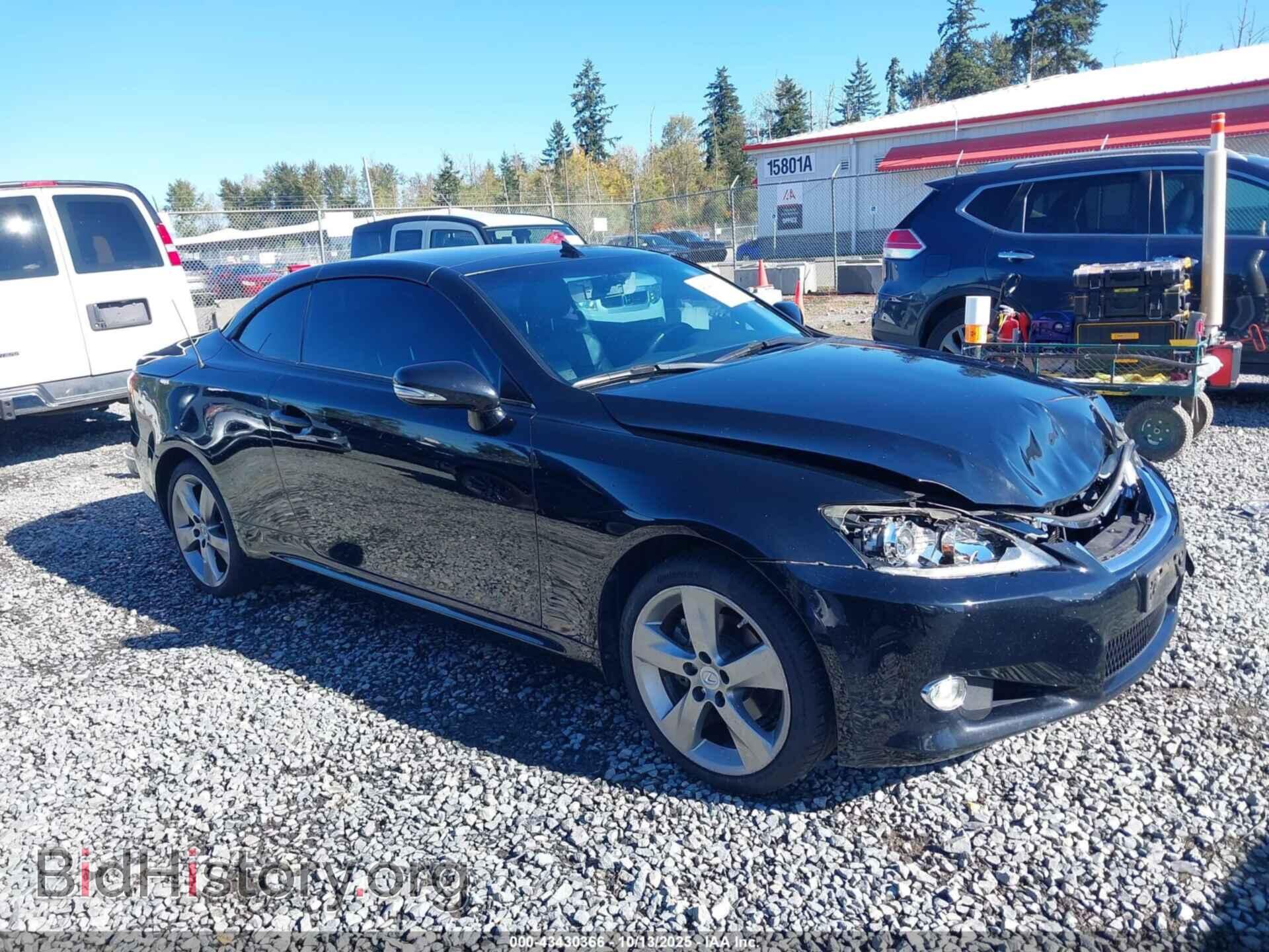 Photo JTHFF2C2XB2517281 - LEXUS IS 250C 2011