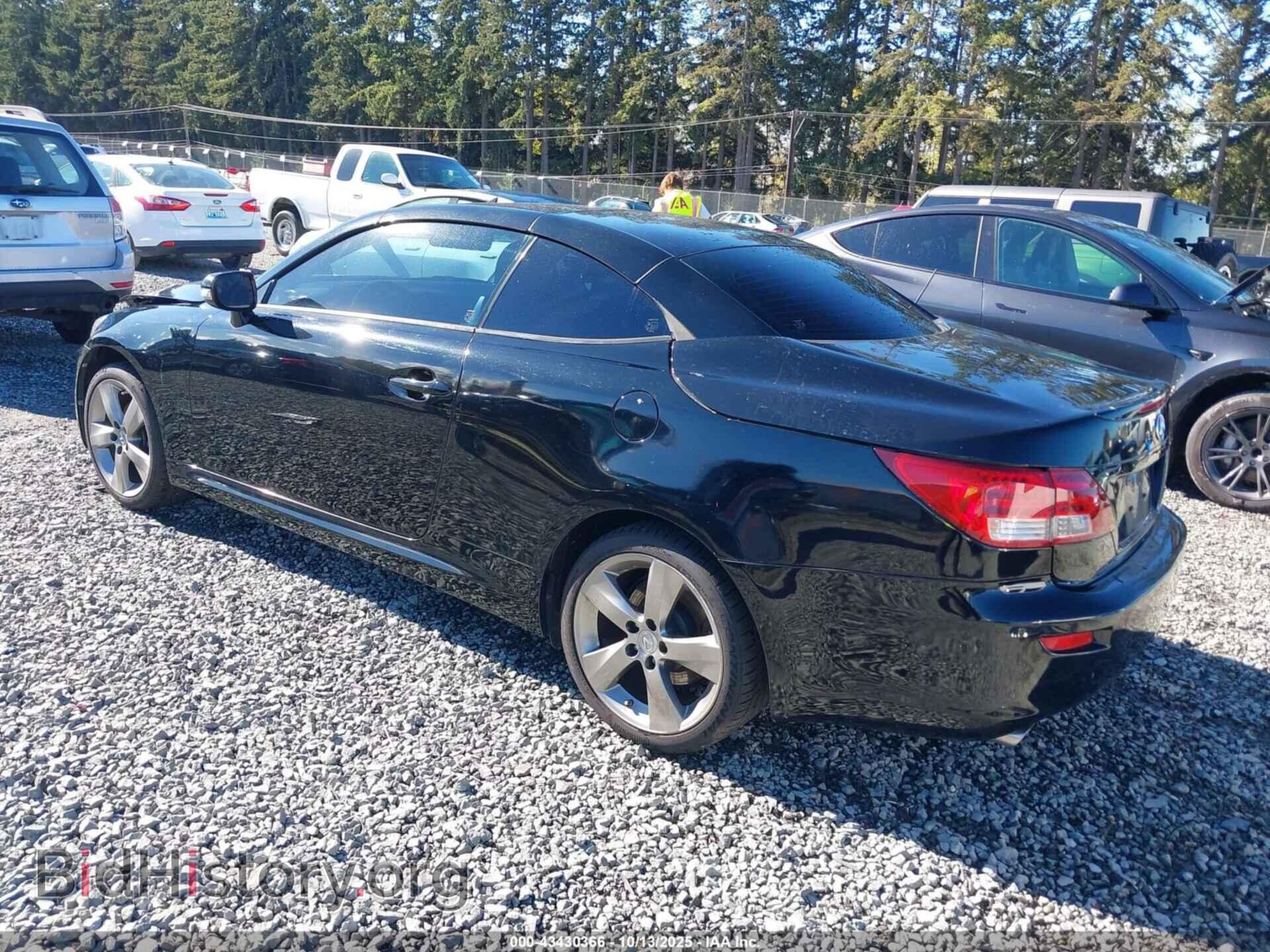 2011 LEXUS IS 250C - VIN: JTHFF2C2XB2517281 - Фото 3