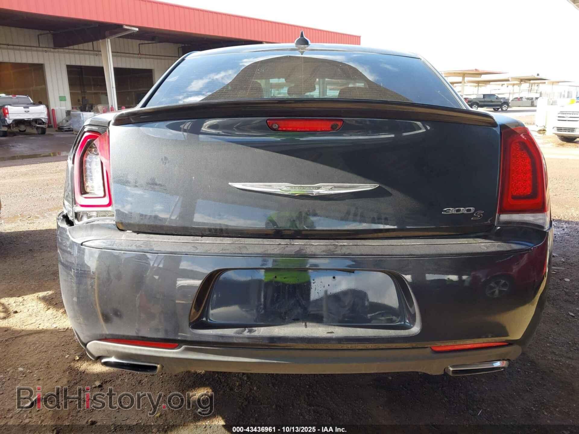 2015 CHRYSLER 300 - VIN: 2C3CCABG2FH760220 - Фото 16
