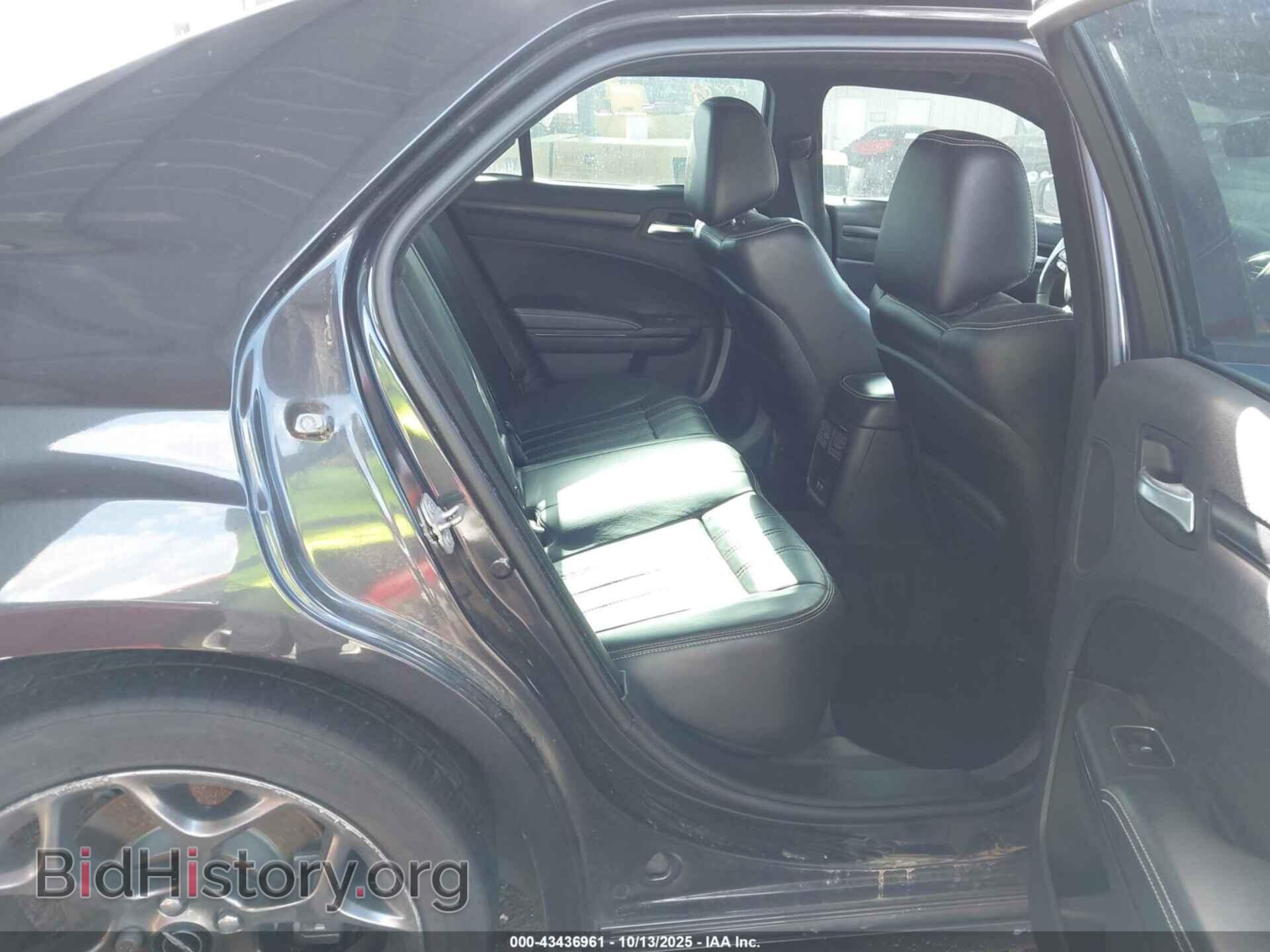 2015 CHRYSLER 300 - VIN: 2C3CCABG2FH760220 - Фото 8