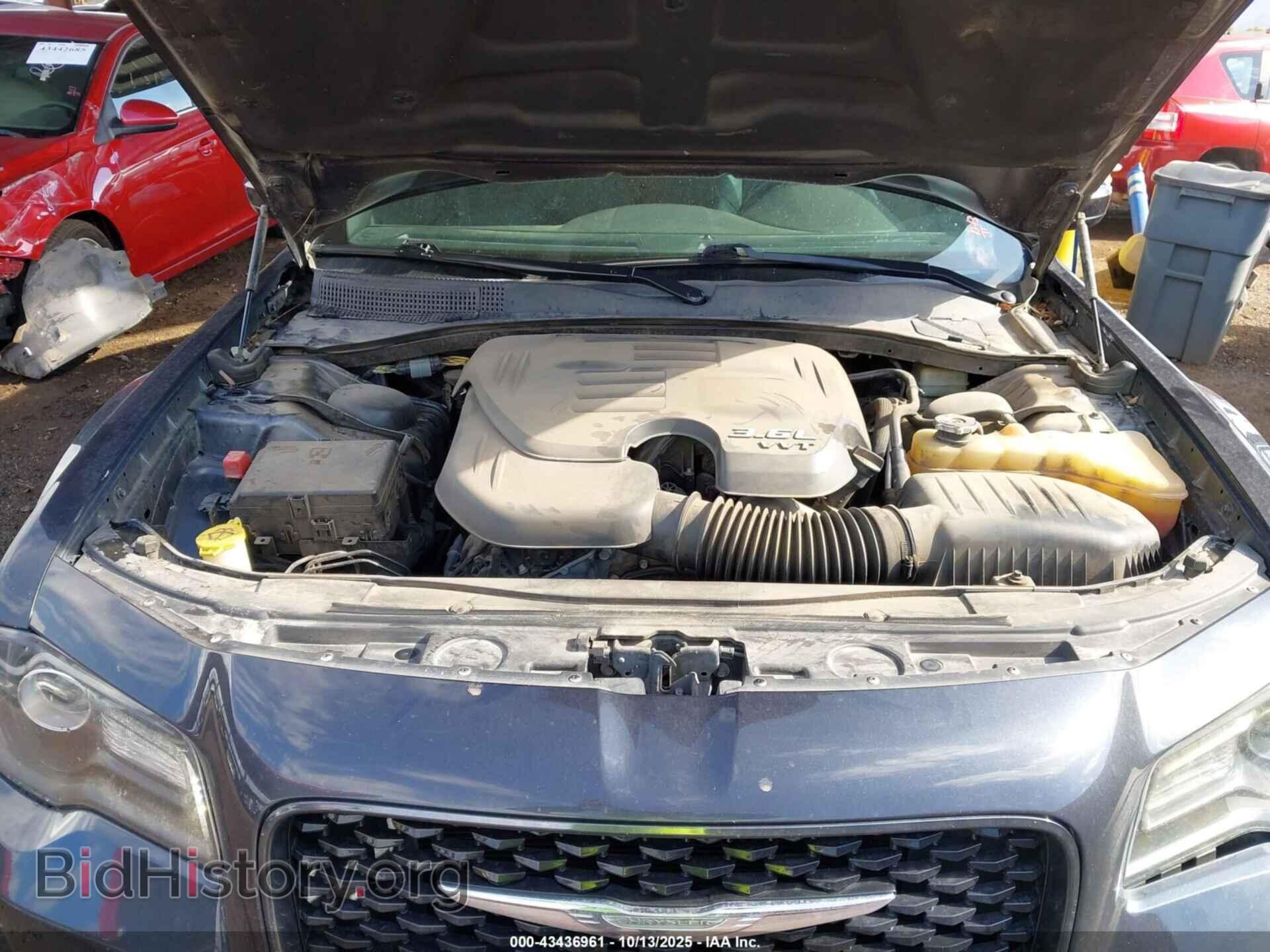 2015 CHRYSLER 300 - VIN: 2C3CCABG2FH760220 - Фото 10