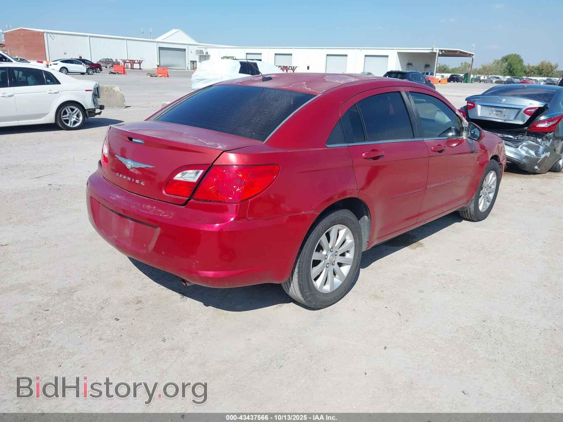 2010 CHRYSLER SEBRING - VIN: 1C3CC5FB3AN223216 - Фото 4