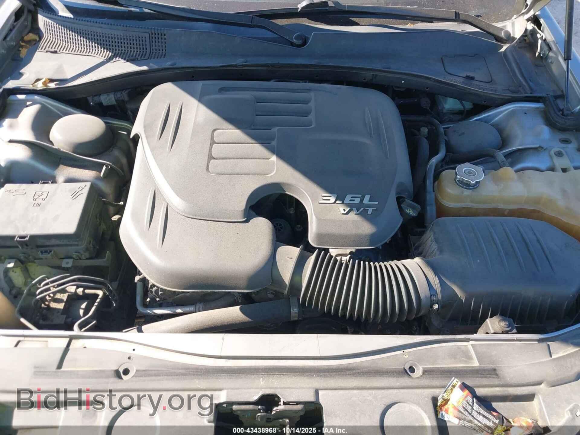 2016 CHRYSLER 300 - VIN: 2C3CCABG9GH243482 - Фото 10