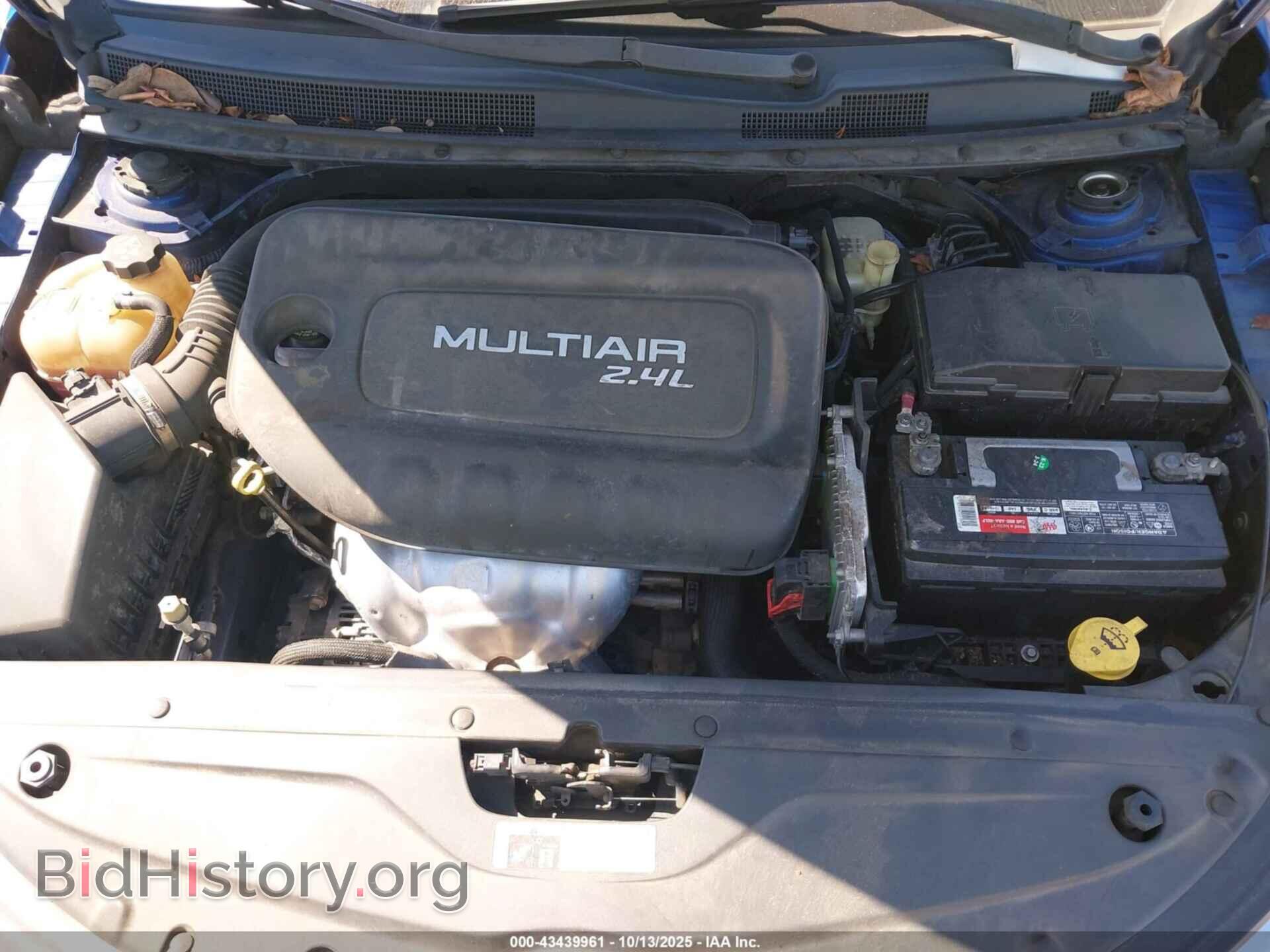 2015 CHRYSLER 200 - VIN: 1C3CCCCB7FN592418 - Фото 10