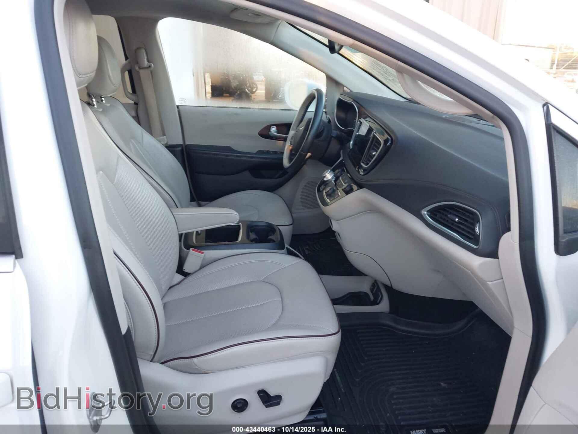 2017 CHRYSLER PACIFICA - VIN: 2C4RC1GG8HR608681 - Фото 5