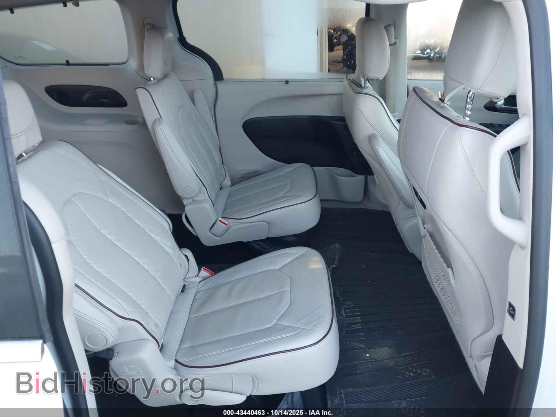 2017 CHRYSLER PACIFICA - VIN: 2C4RC1GG8HR608681 - Фото 8