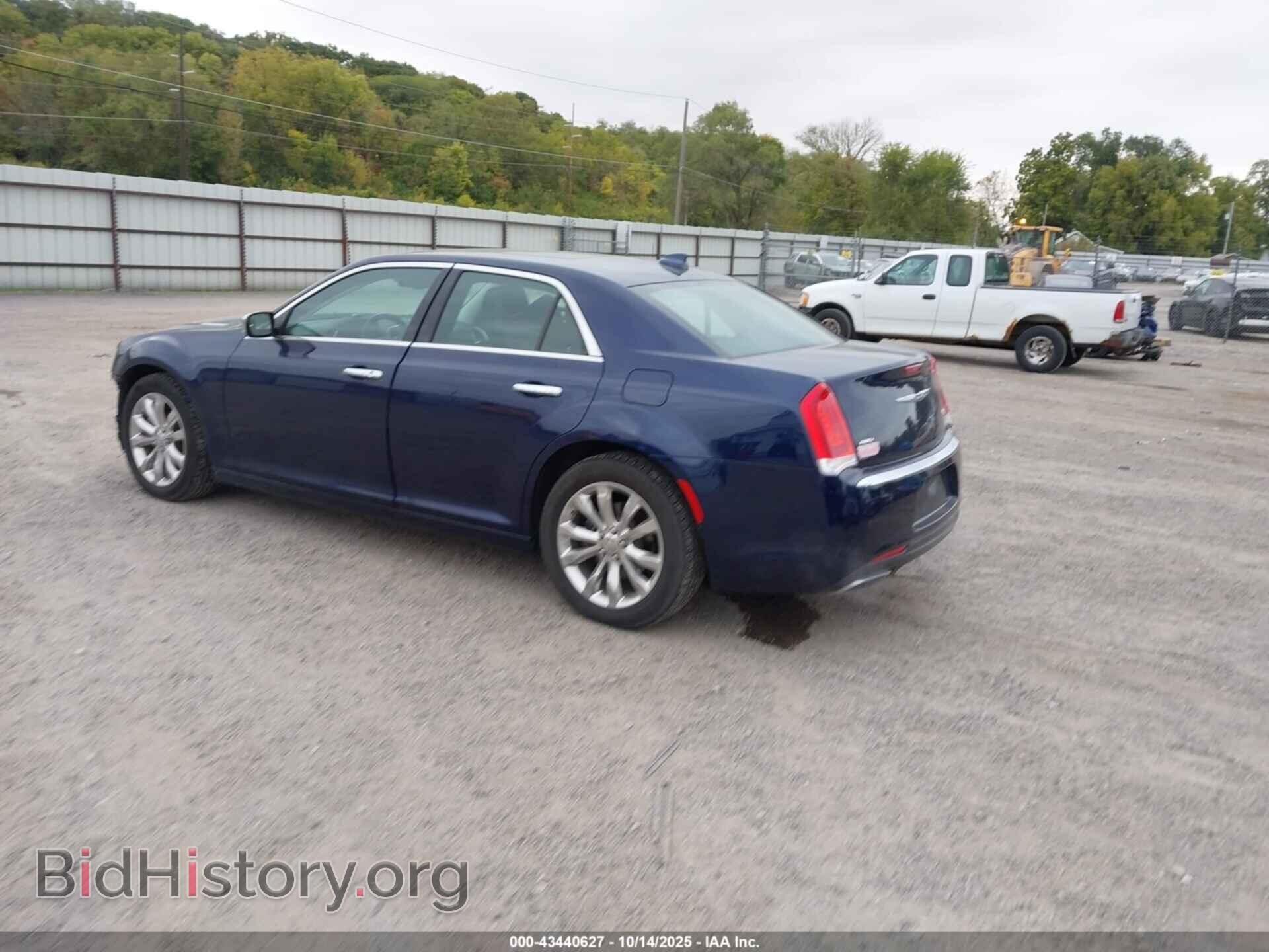 2017 CHRYSLER 300C - VIN: 2C3CCAKG5HH586906 - Фото 3