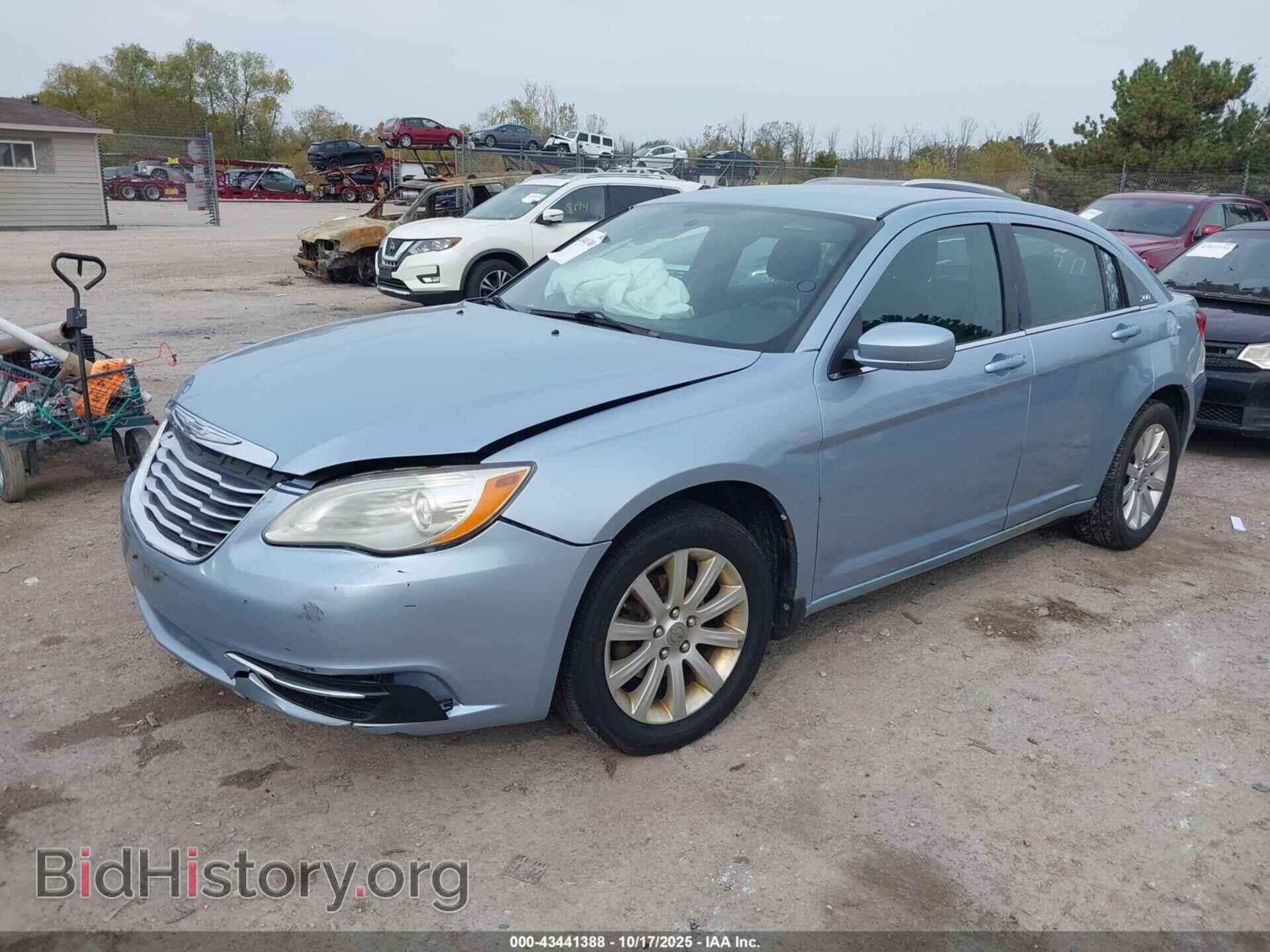 2012 CHRYSLER 200 - VIN: 1C3CCBBB6CN140452 - Фото 2