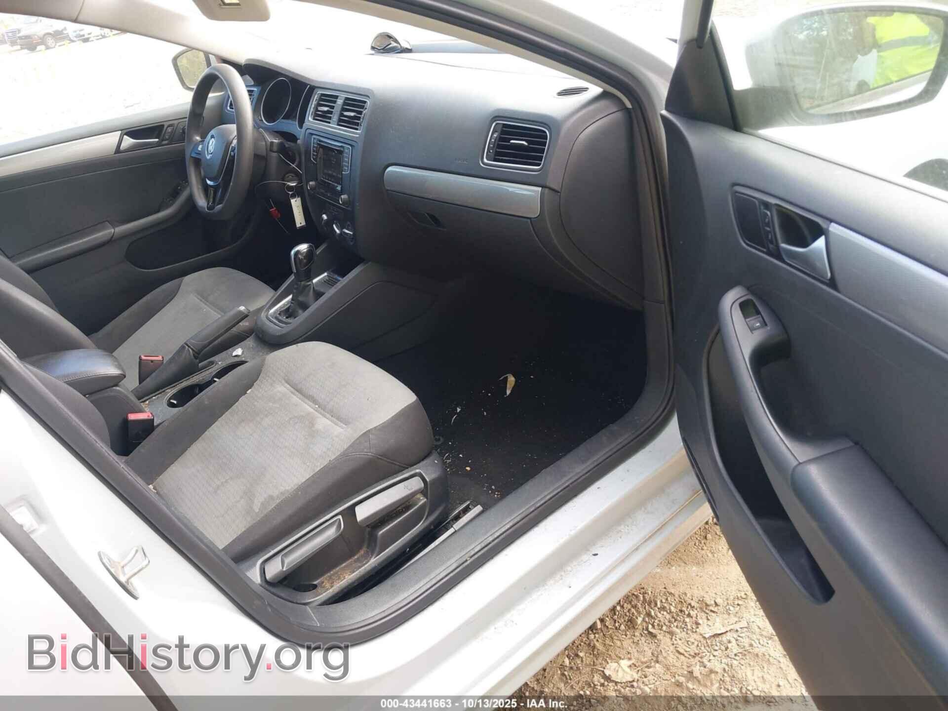 2017 VOLKSWAGEN JETTA - VIN: 3VW2B7AJ9HM325111 - Фото 5