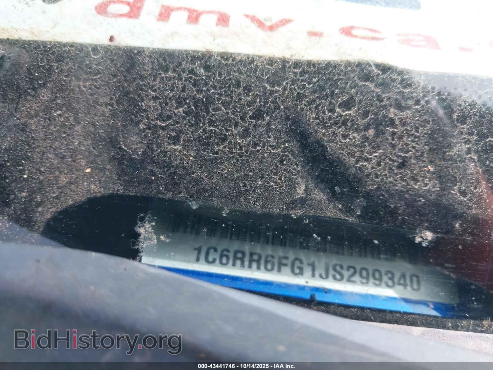 2018 RAM 1500 - VIN: 1C6RR6FG1JS299340 - Фото 9