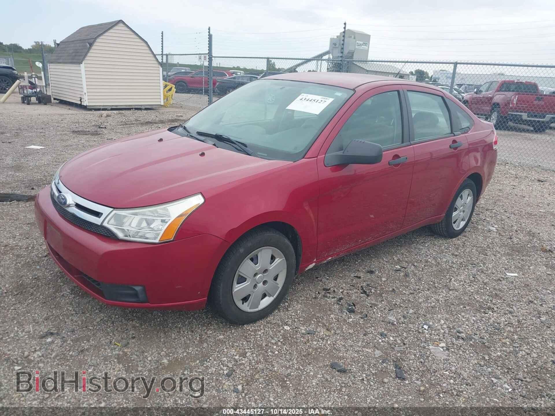2011 FORD FOCUS - VIN: 1FAHP3EN8BW161142 - Фото 2