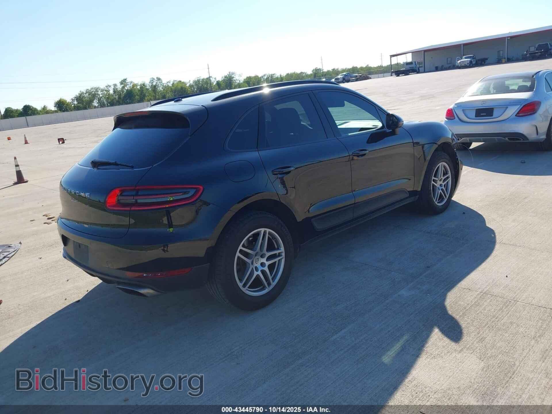 2017 PORSCHE MACAN - VIN: WP1AA2A52HLB81425 - Photo 4