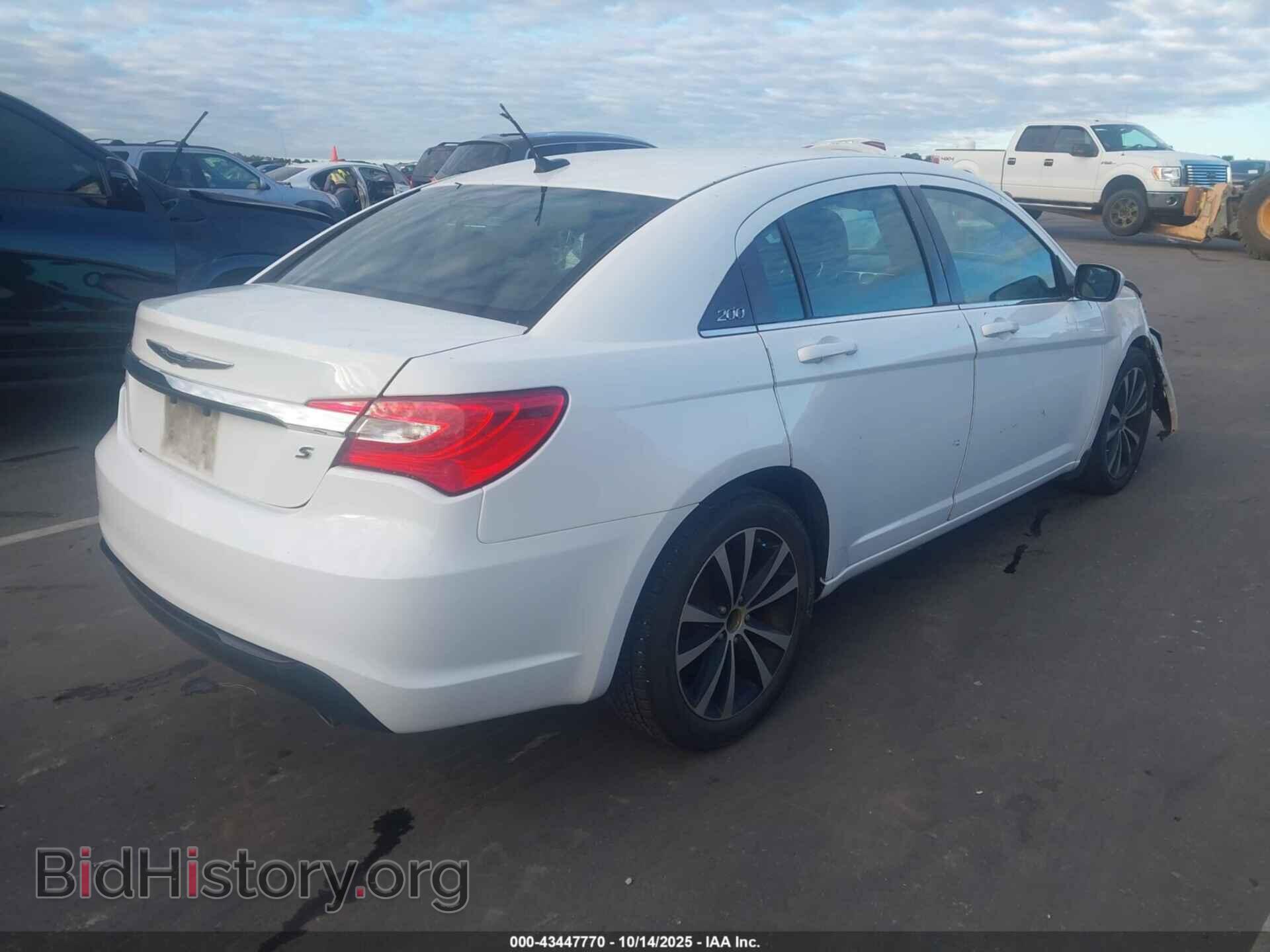 2013 CHRYSLER 200 - VIN: 1C3CCBBG4DN745129 - Фото 4