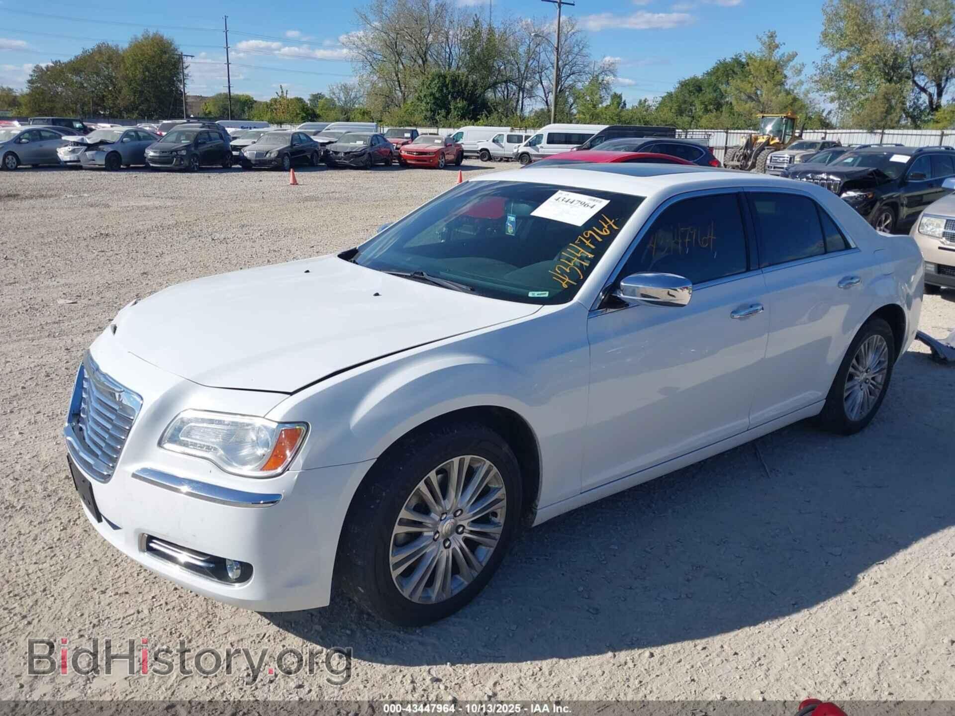 2014 CHRYSLER 300C - VIN: 2C3CCAKG1EH298165 - Фото 2