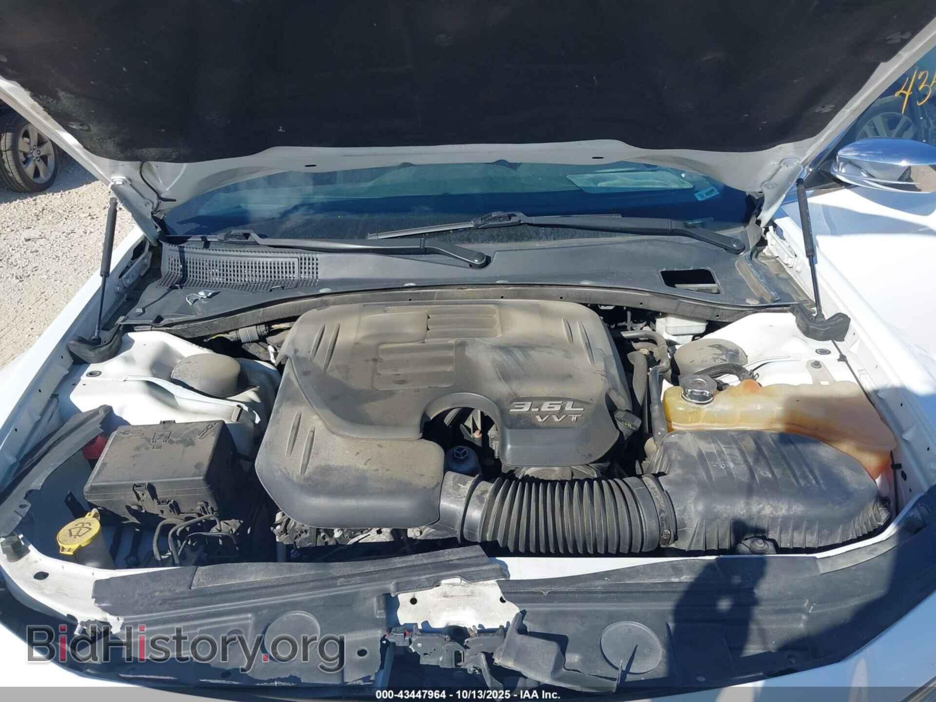 2014 CHRYSLER 300C - VIN: 2C3CCAKG1EH298165 - Фото 10
