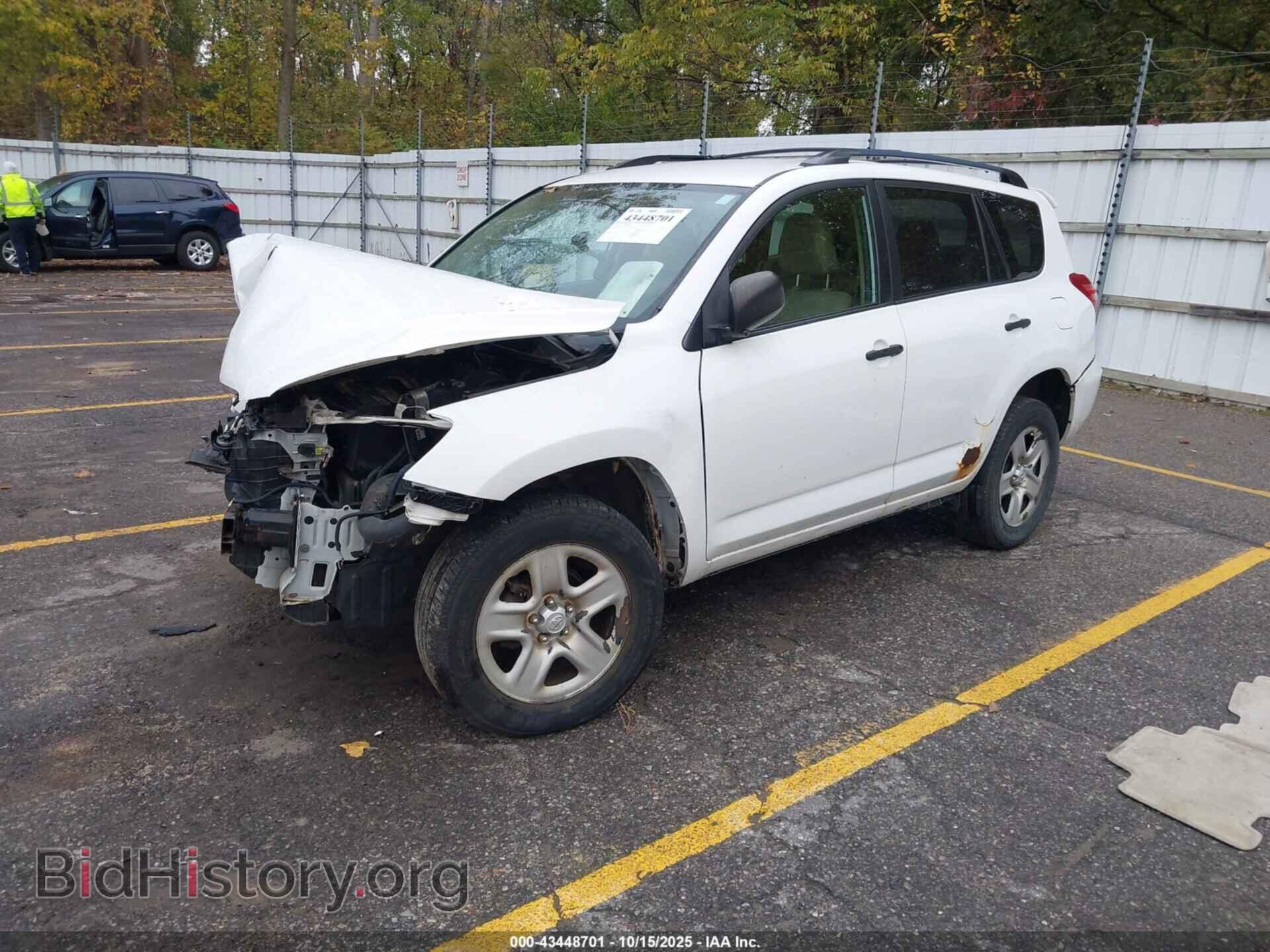 2011 TOYOTA RAV4 - VIN: 2T3BF4DV1BW175229 - Фото 2