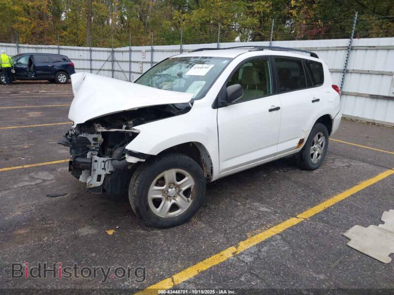 2011 Toyota RAV4 (VIN 2T3BF4DV1BW175229) — photo 2 of 16
