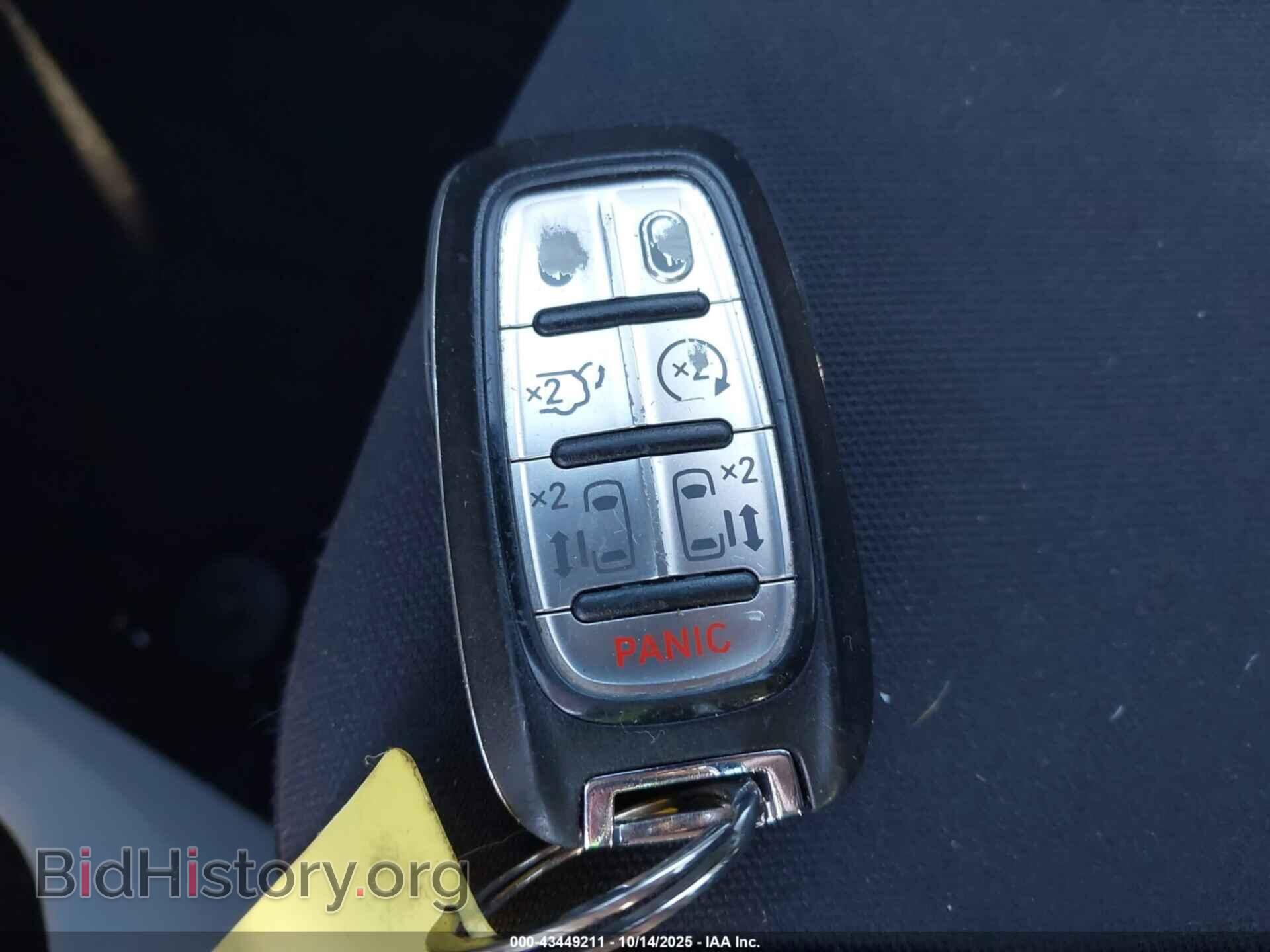 2017 CHRYSLER PACIFICA - VIN: 2C4RC1CG7HR608564 - Photo 11