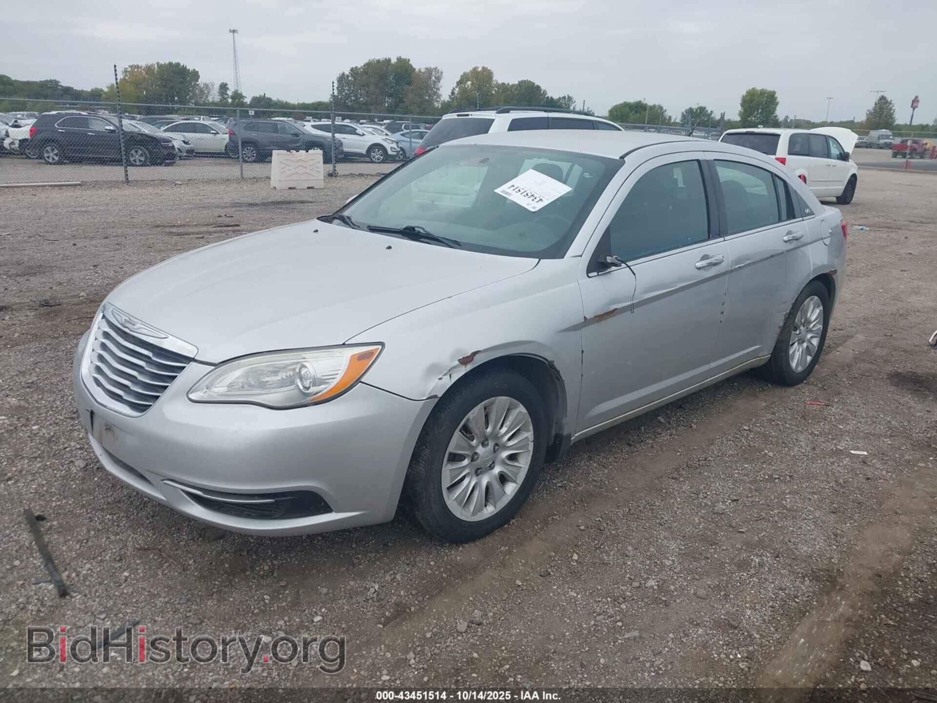 2012 CHRYSLER 200 - VIN: 1C3CCBAB9CN274177 - Фото 2